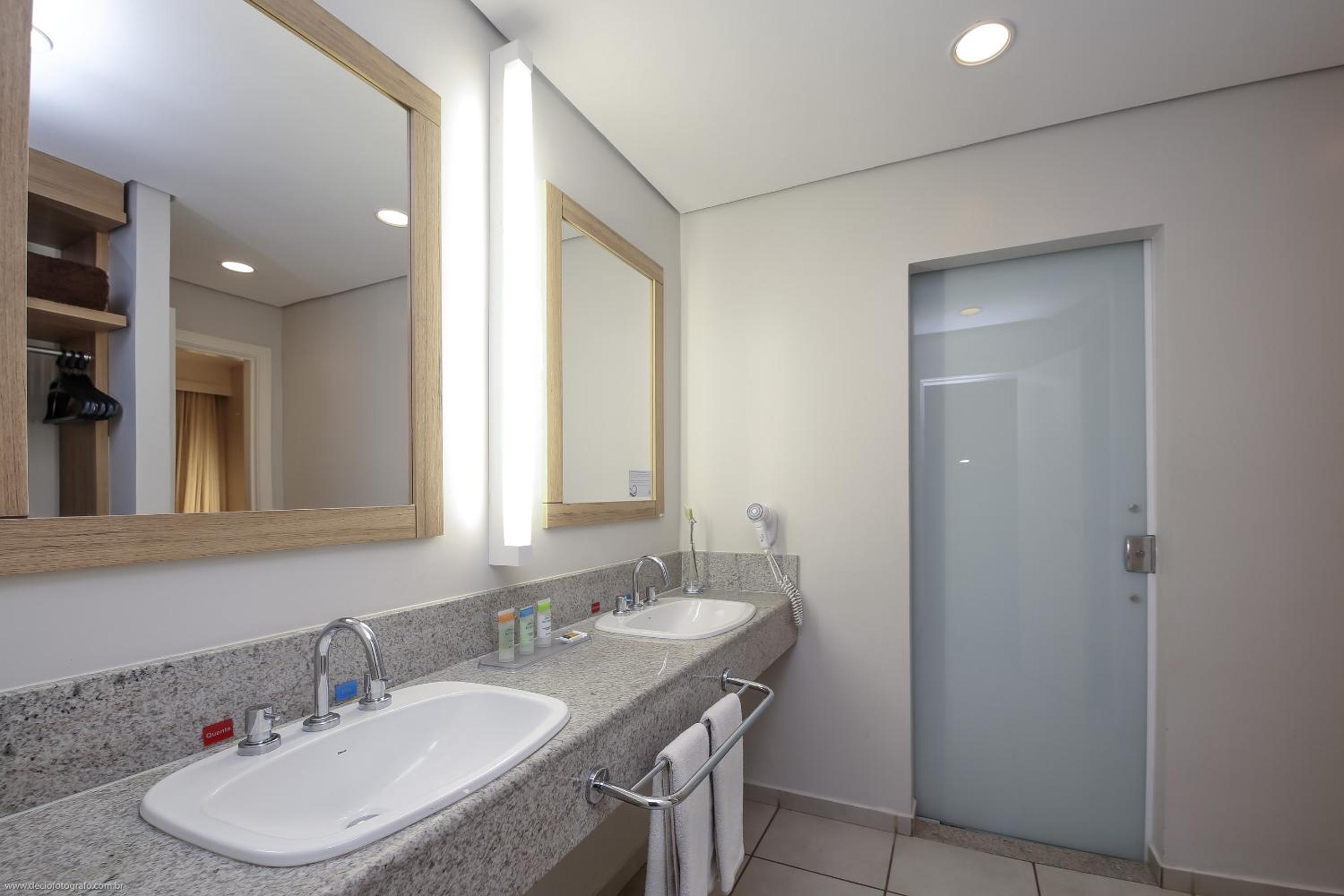 Master Apartment with Access to Hot Park and Parque das Fontes photo 2