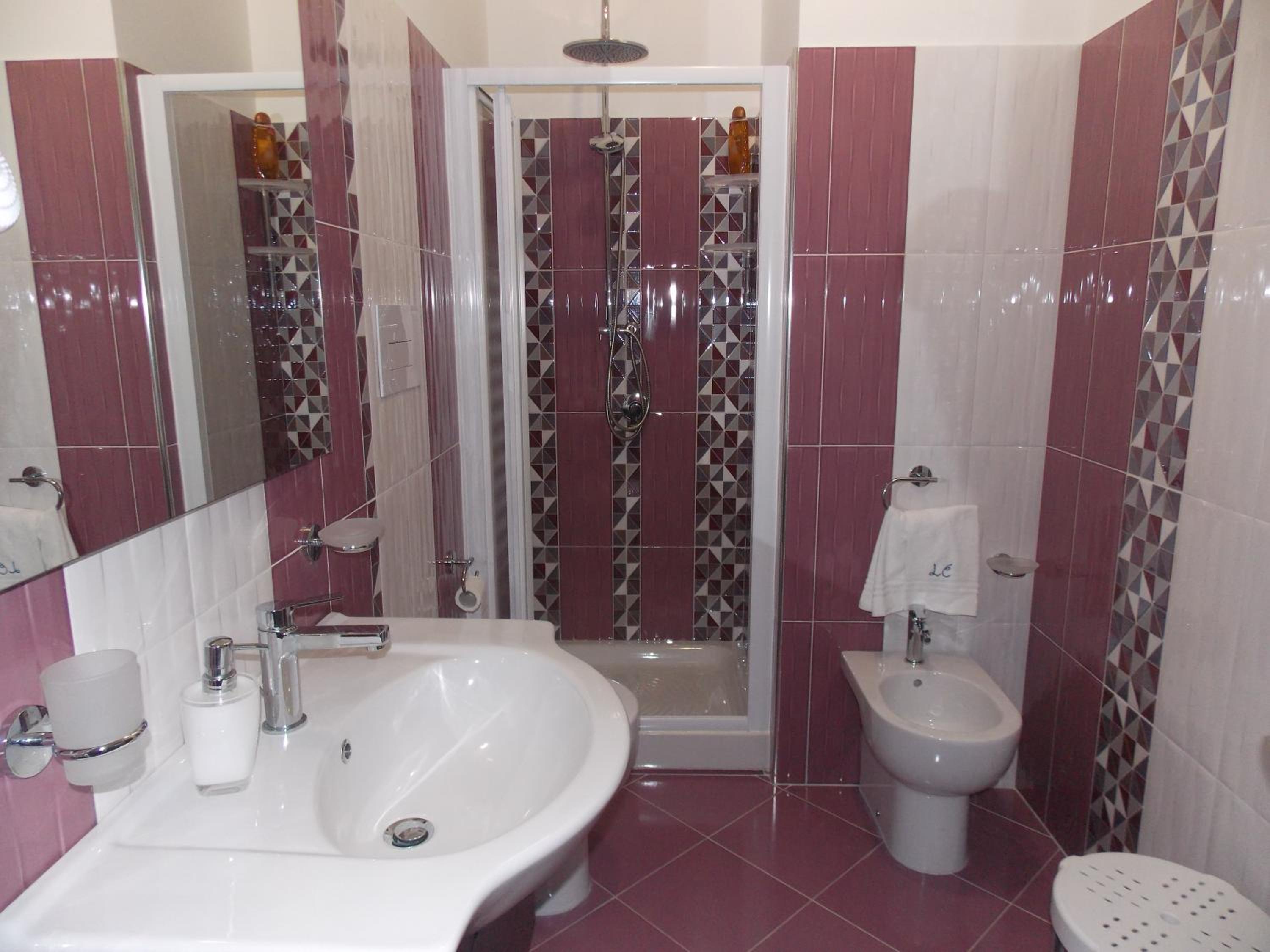 Three-Bedroom House - Photo 4