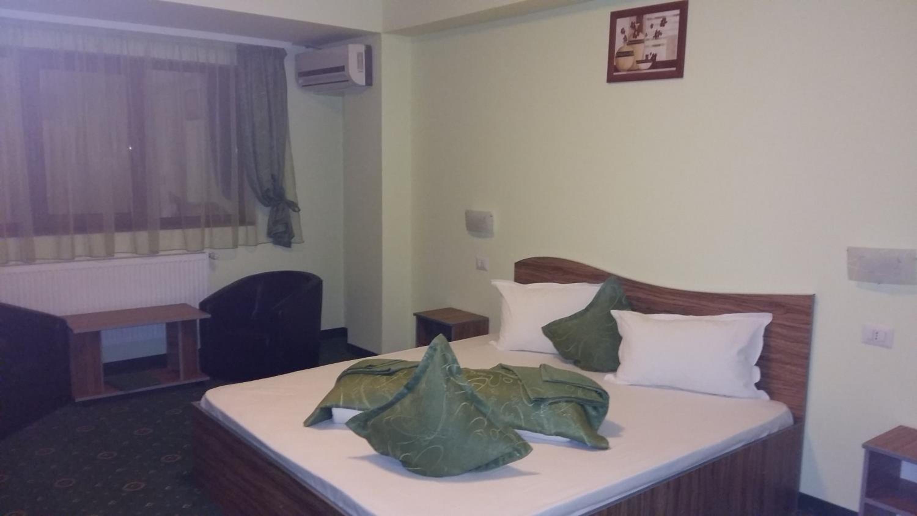 Double Room - Photo 3
