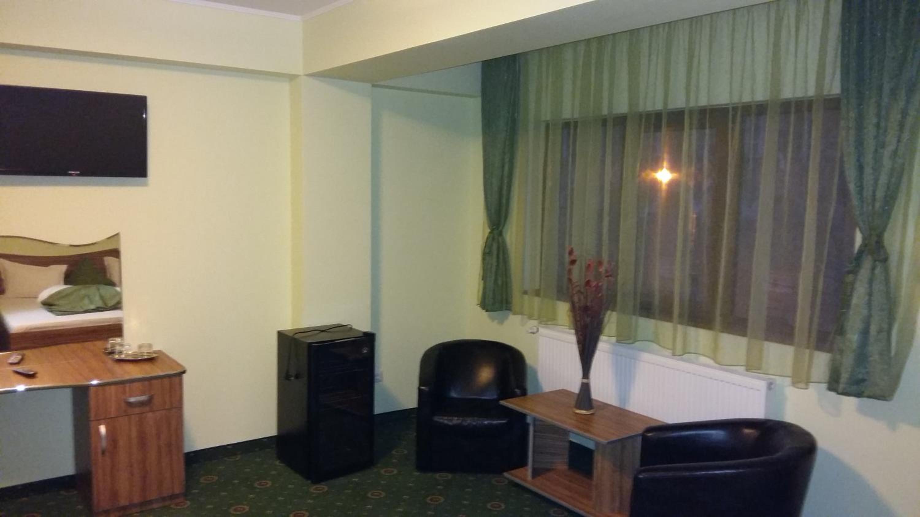 Double Room - Photo 7