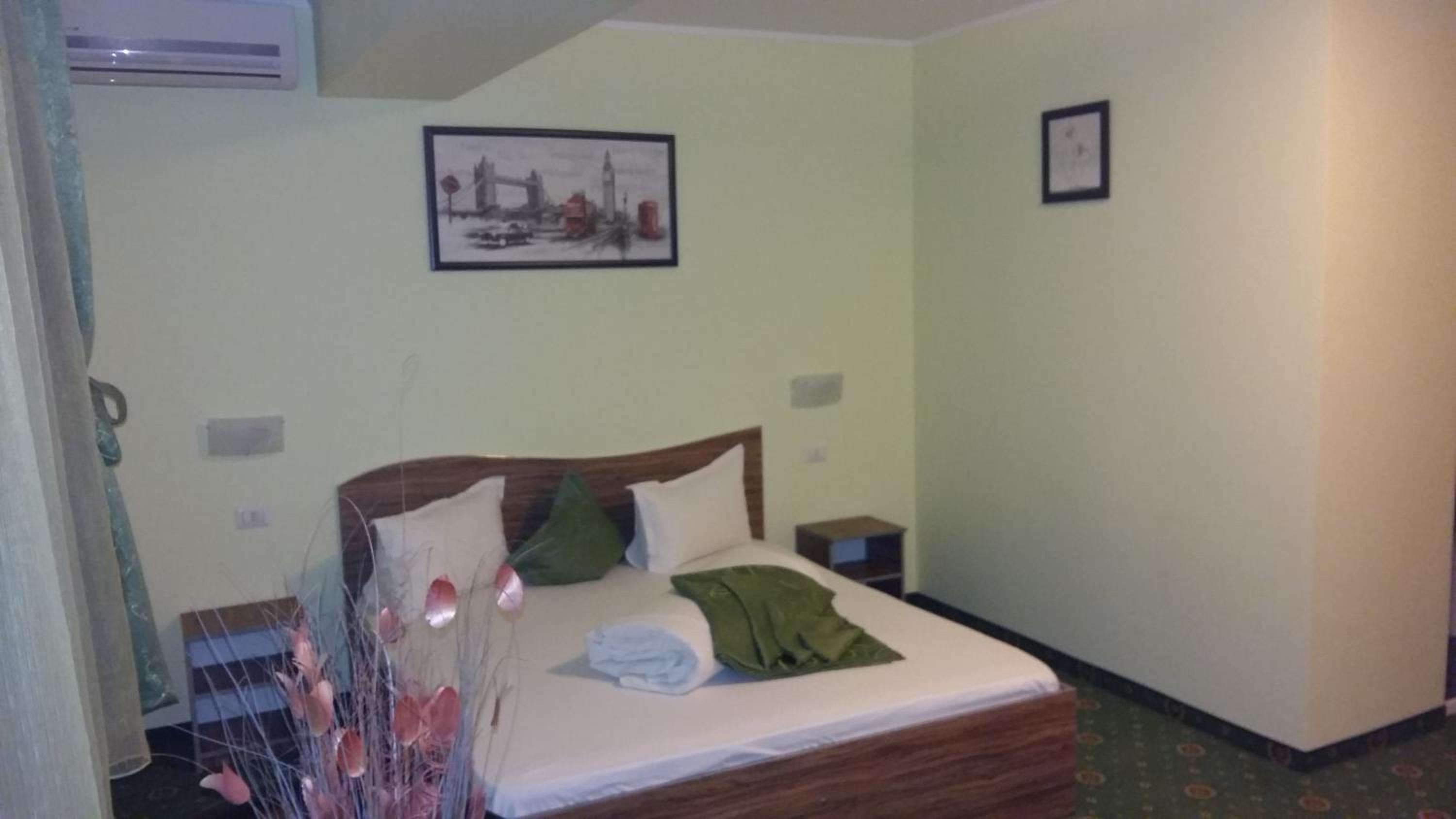 Double Room - Photo 9
