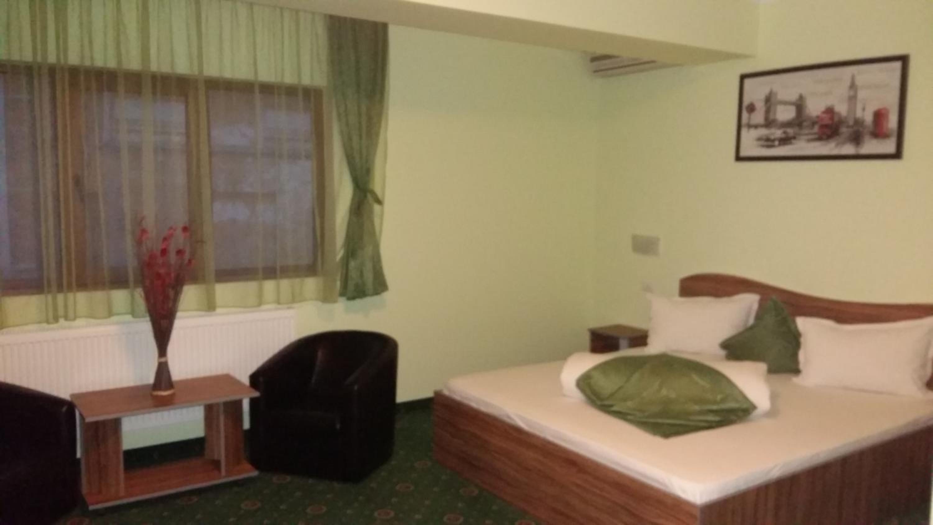 Double Room - Photo 10