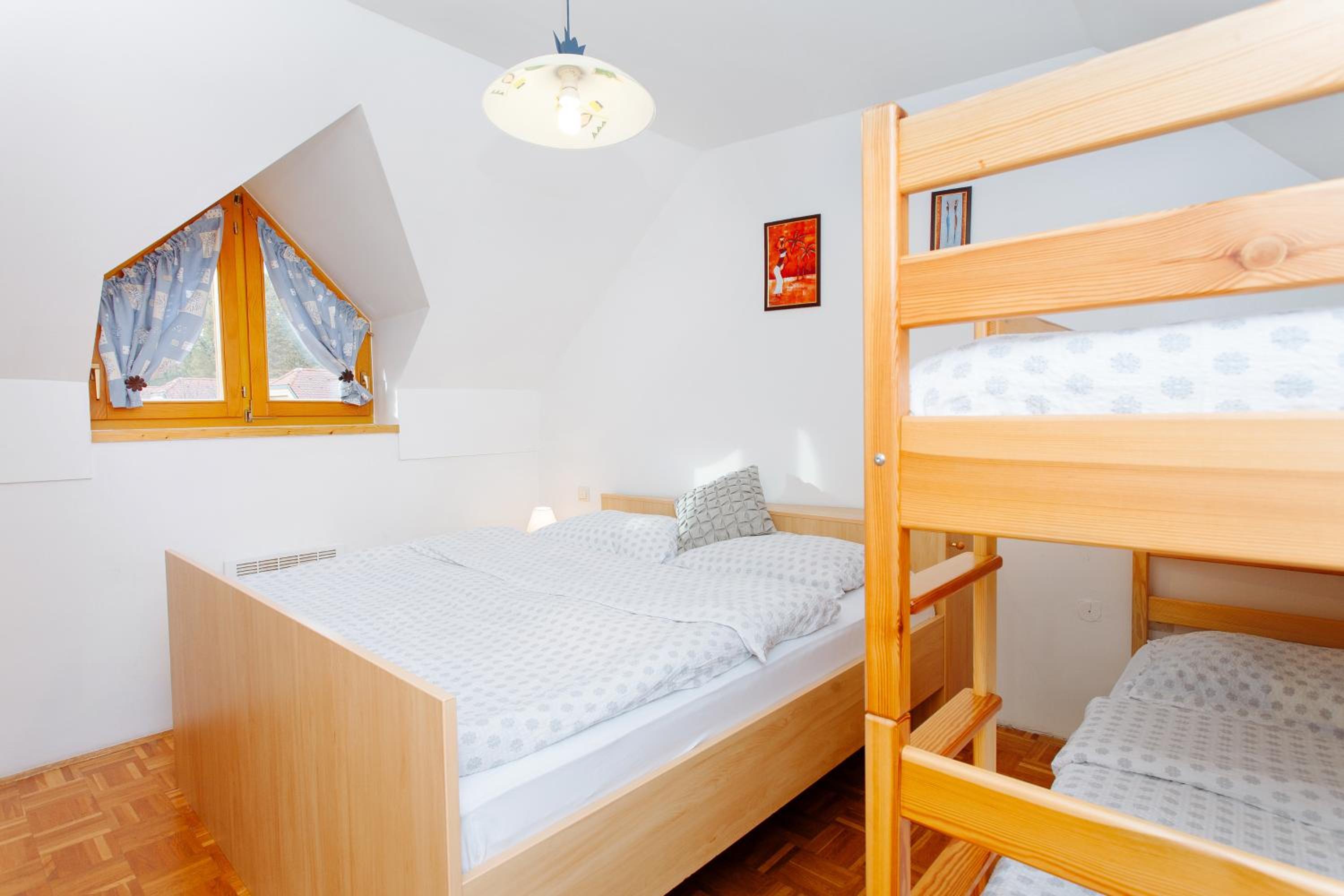 Deluxe Duplex Holiday Home with Terrace - Photo 19