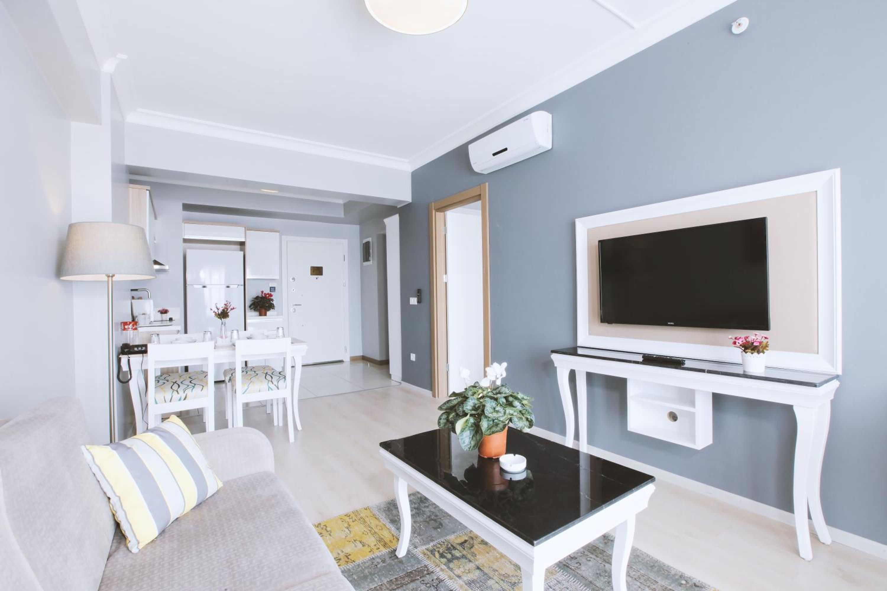 Standard Suite with City View photo 1