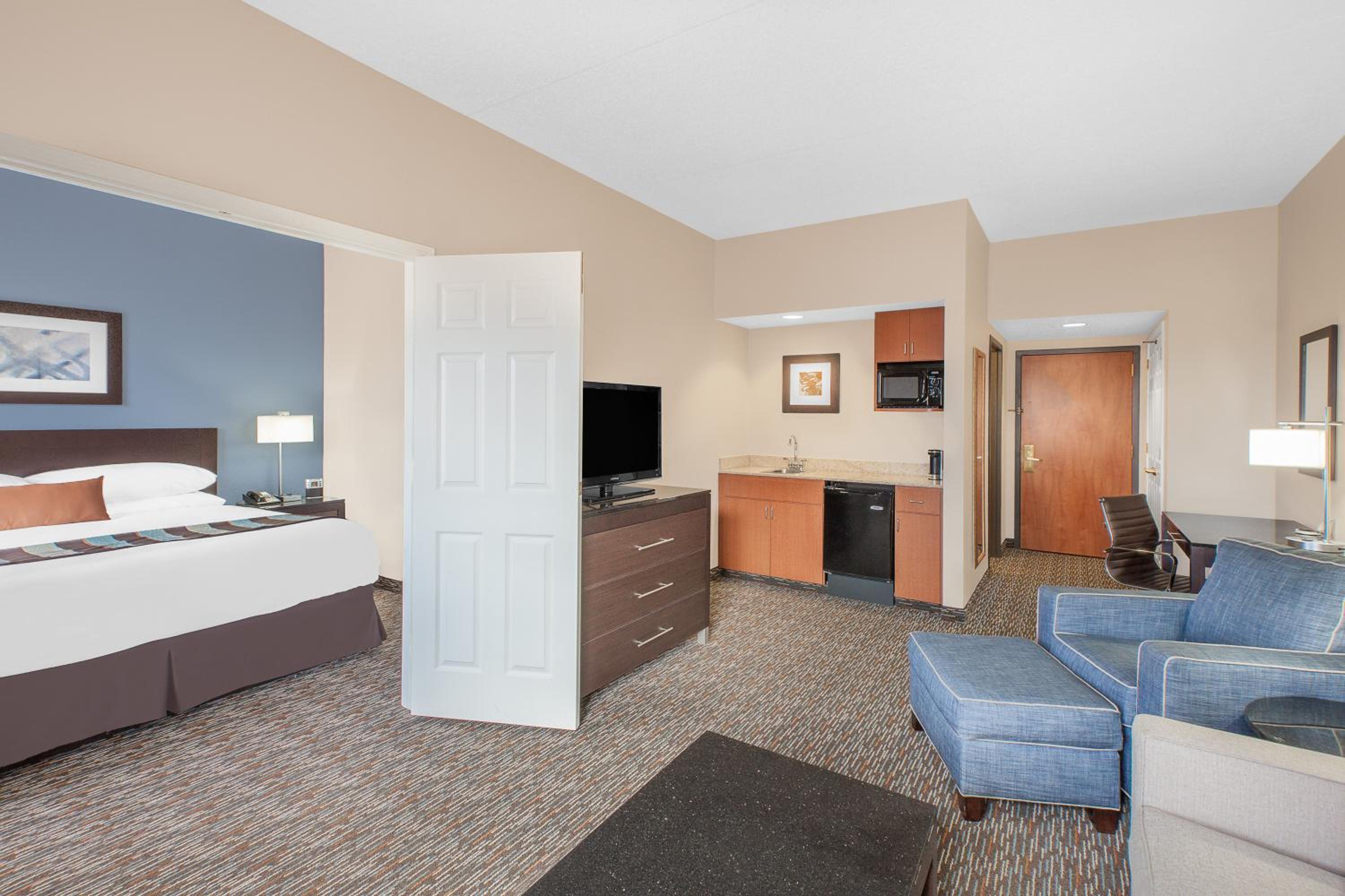 One-Bedroom King Suite - Non-Smoking - Photo 6