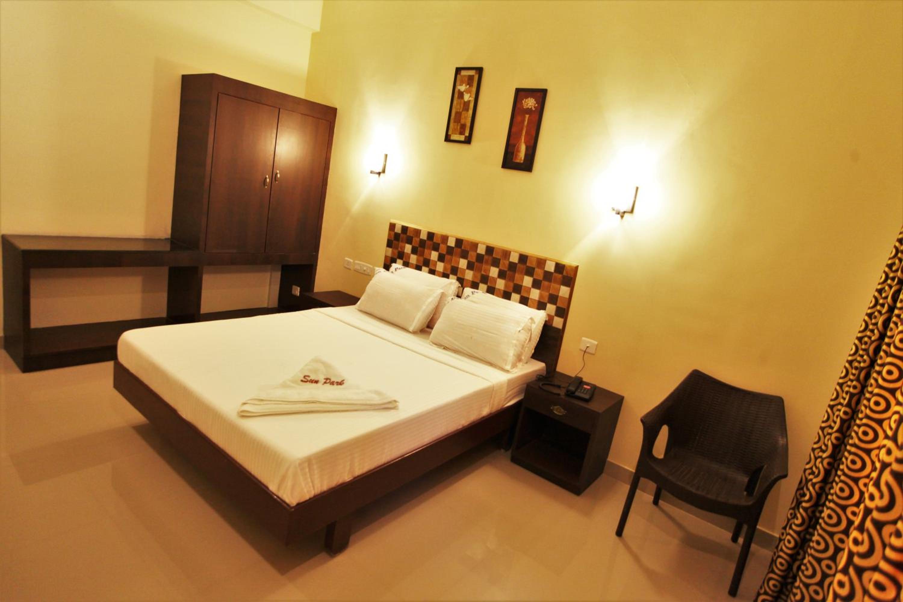Standard Double Non A/C Room - Photo 2