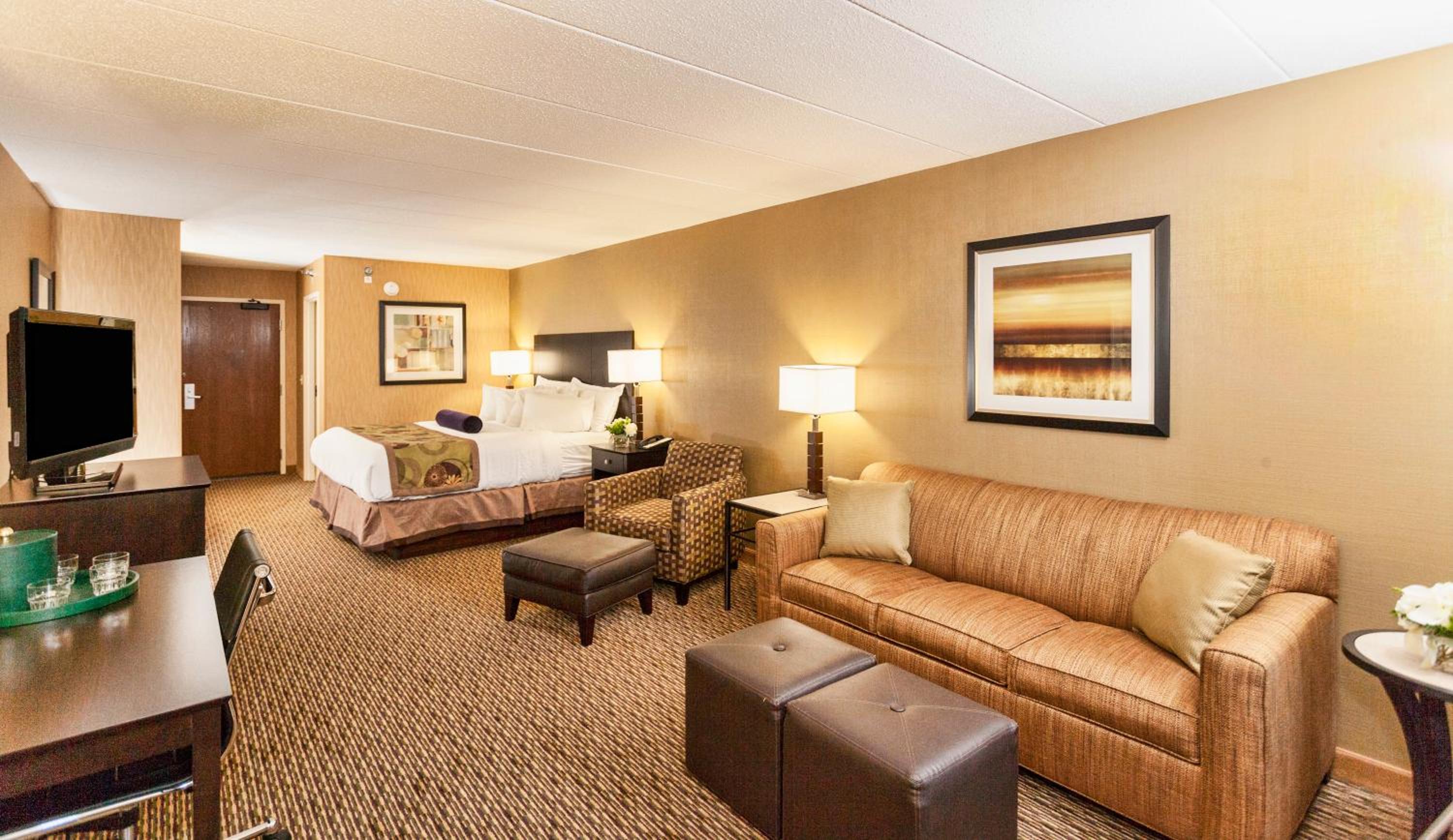 Deluxe King Room photo 1