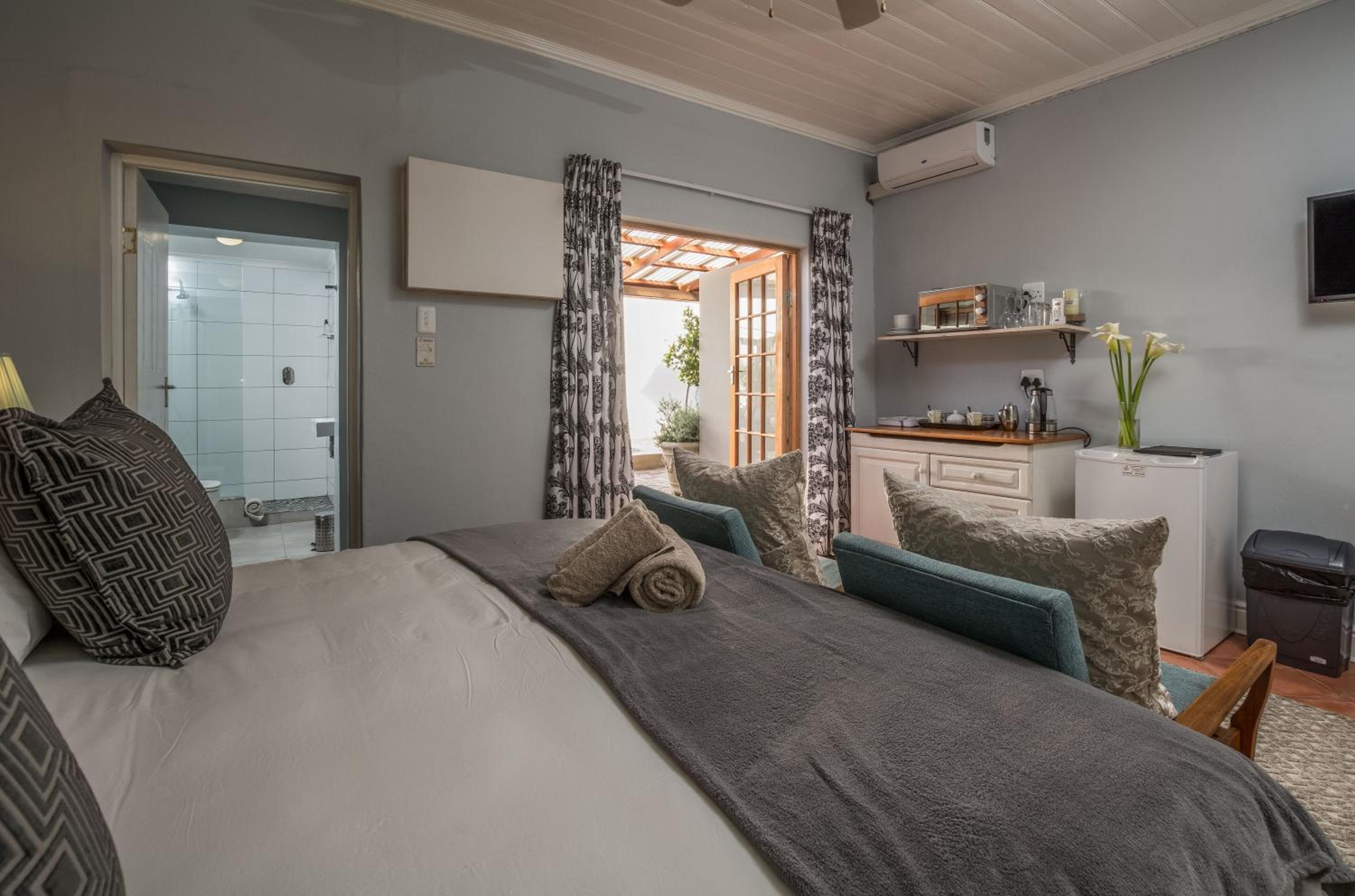 Double or Twin Room with Shower photo 1