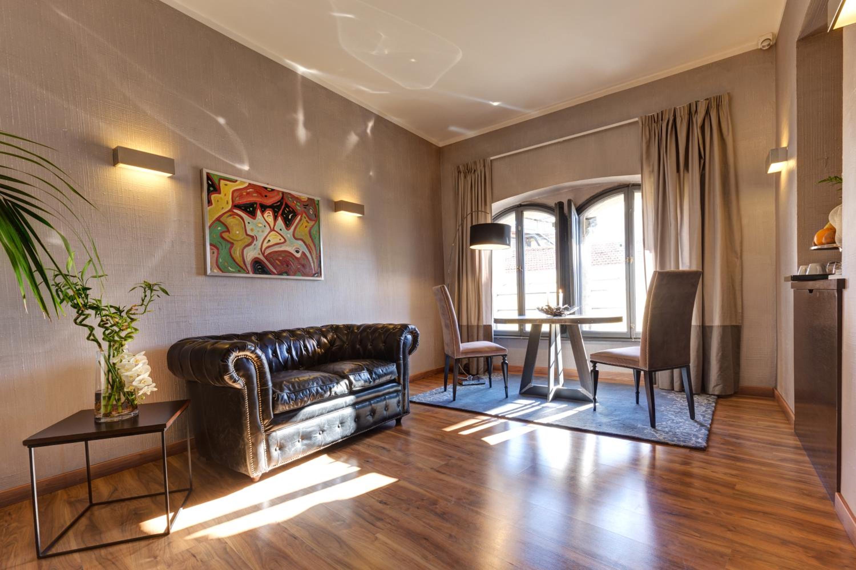 Royal Wellness Suite with Balcony thumbnail 6