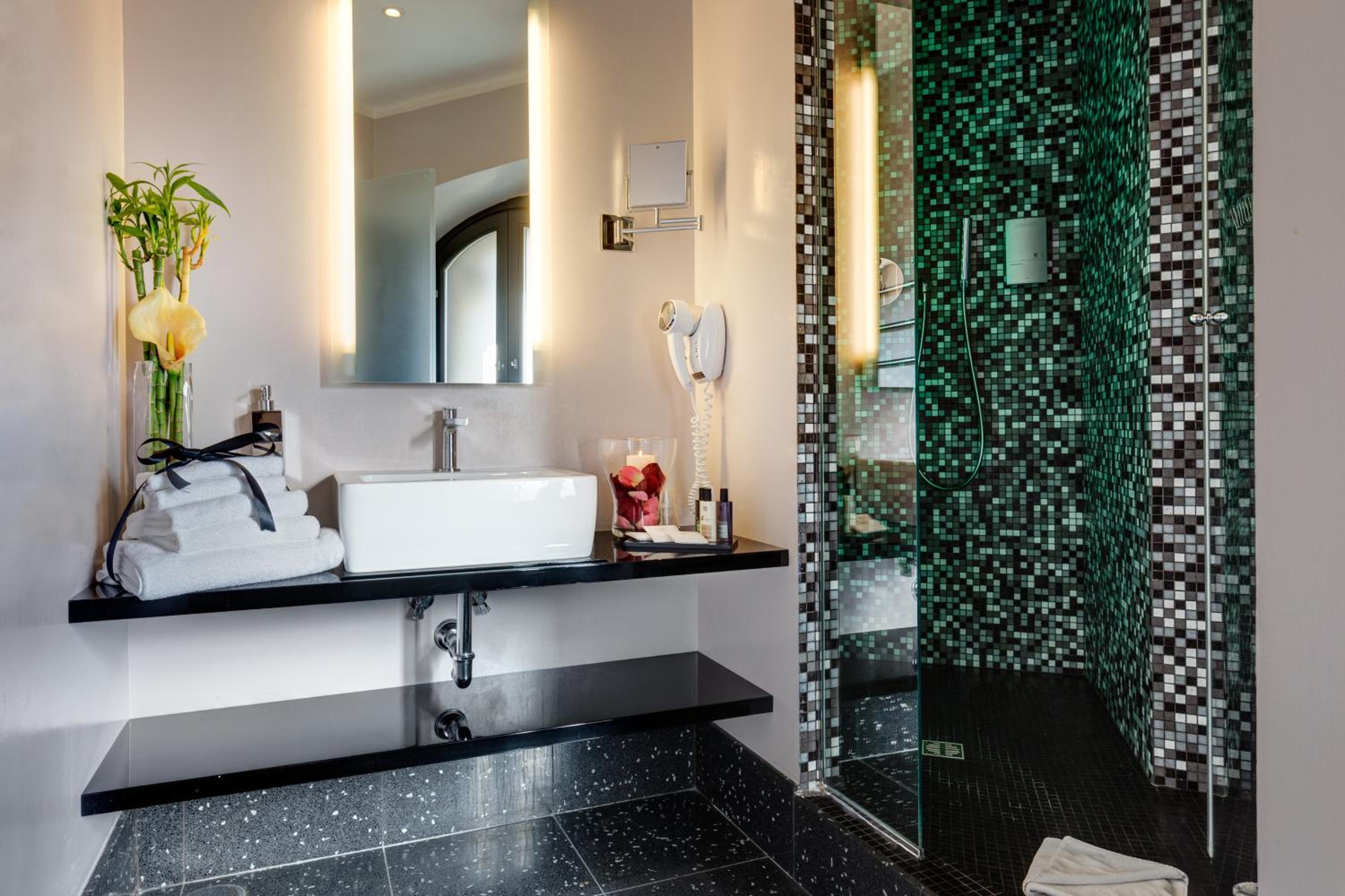 Royal Wellness Suite with Balcony