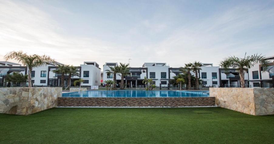 Apartment with Pool View  photo 2