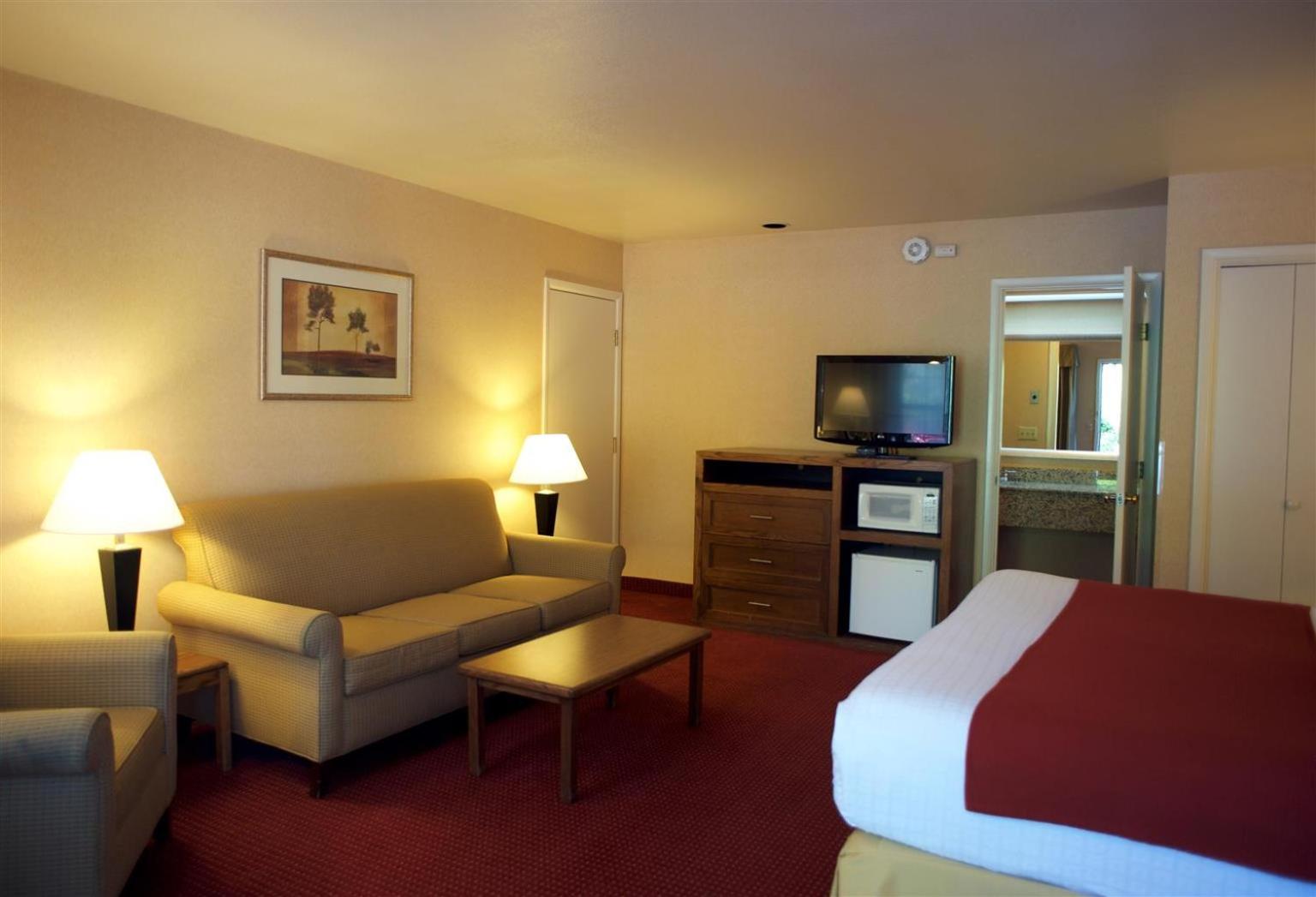 King Room - Non-Smoking - Photo 1