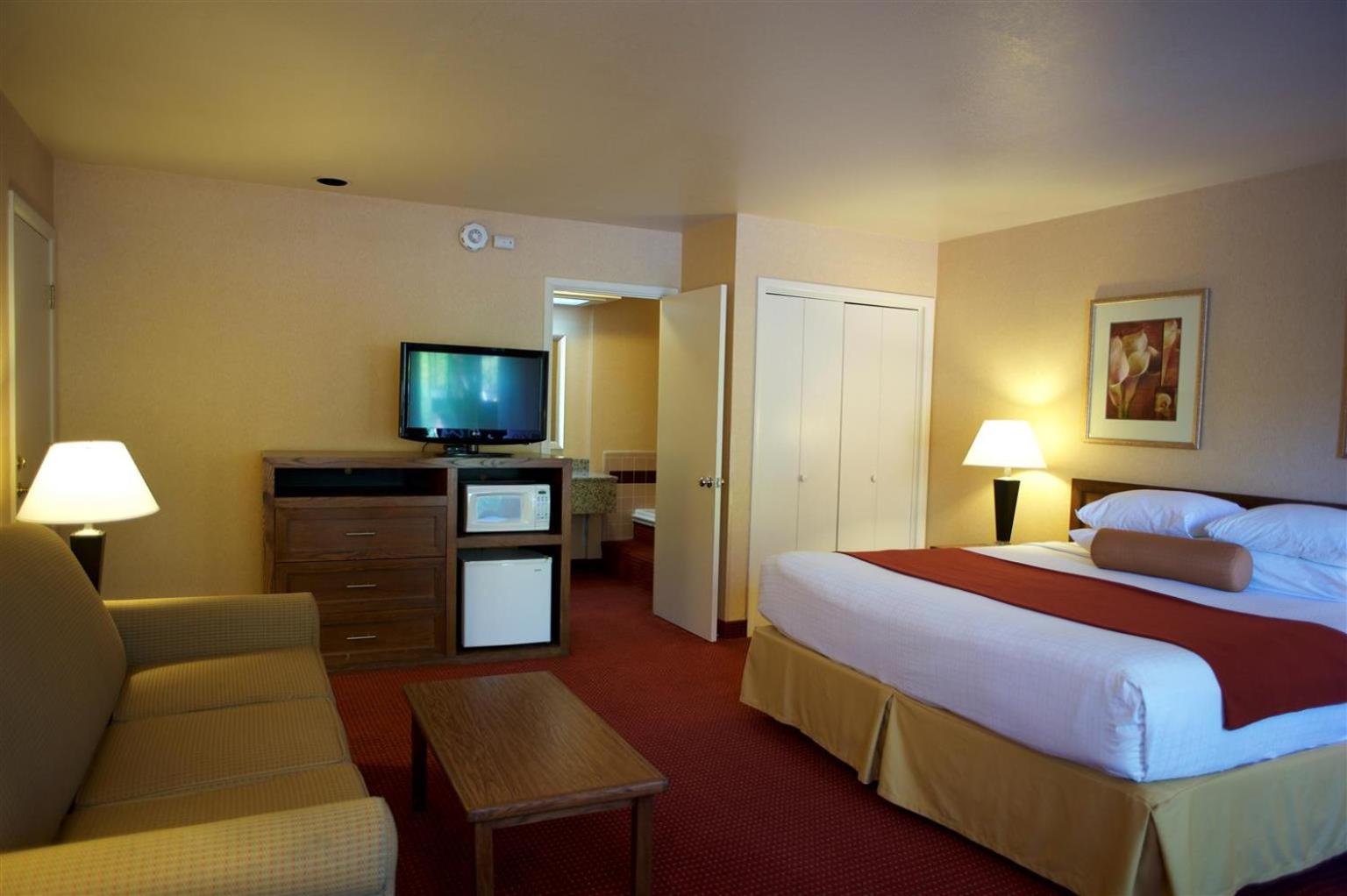 King Room - Non-Smoking - Photo 2