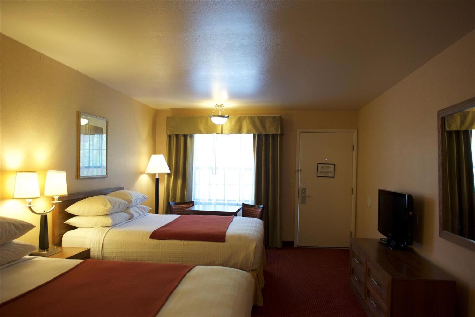 Queen Room - Non-Smoking - Photo 4