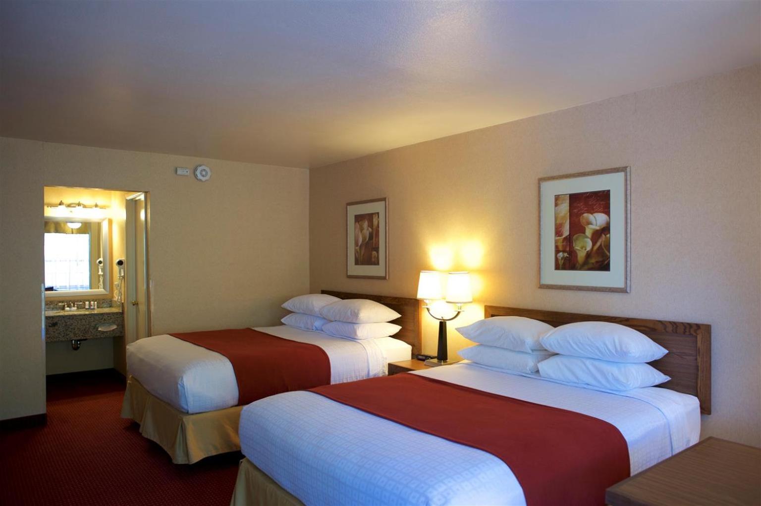 Queen Room - Non-Smoking - Photo 3