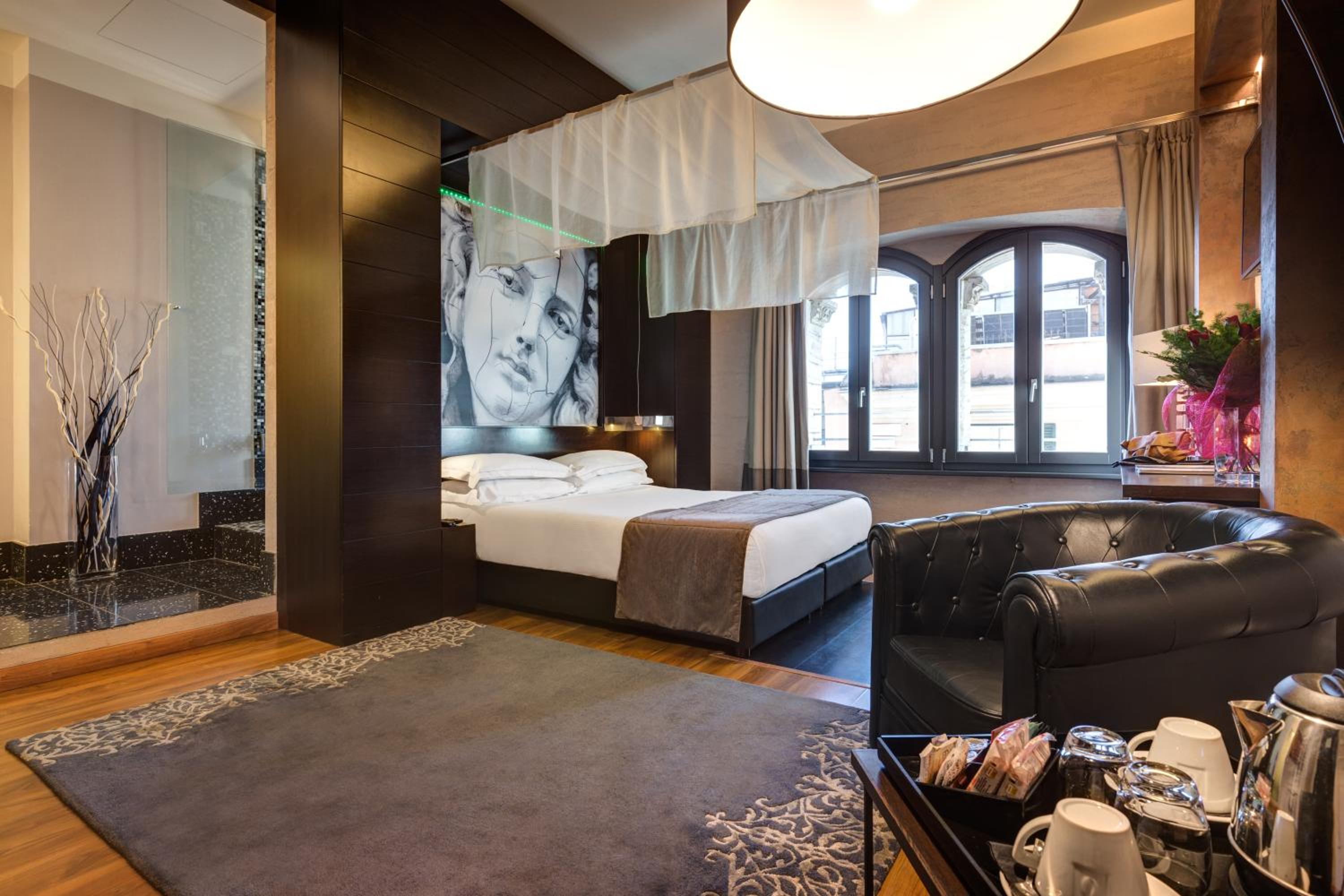 Suite with Hot Tub