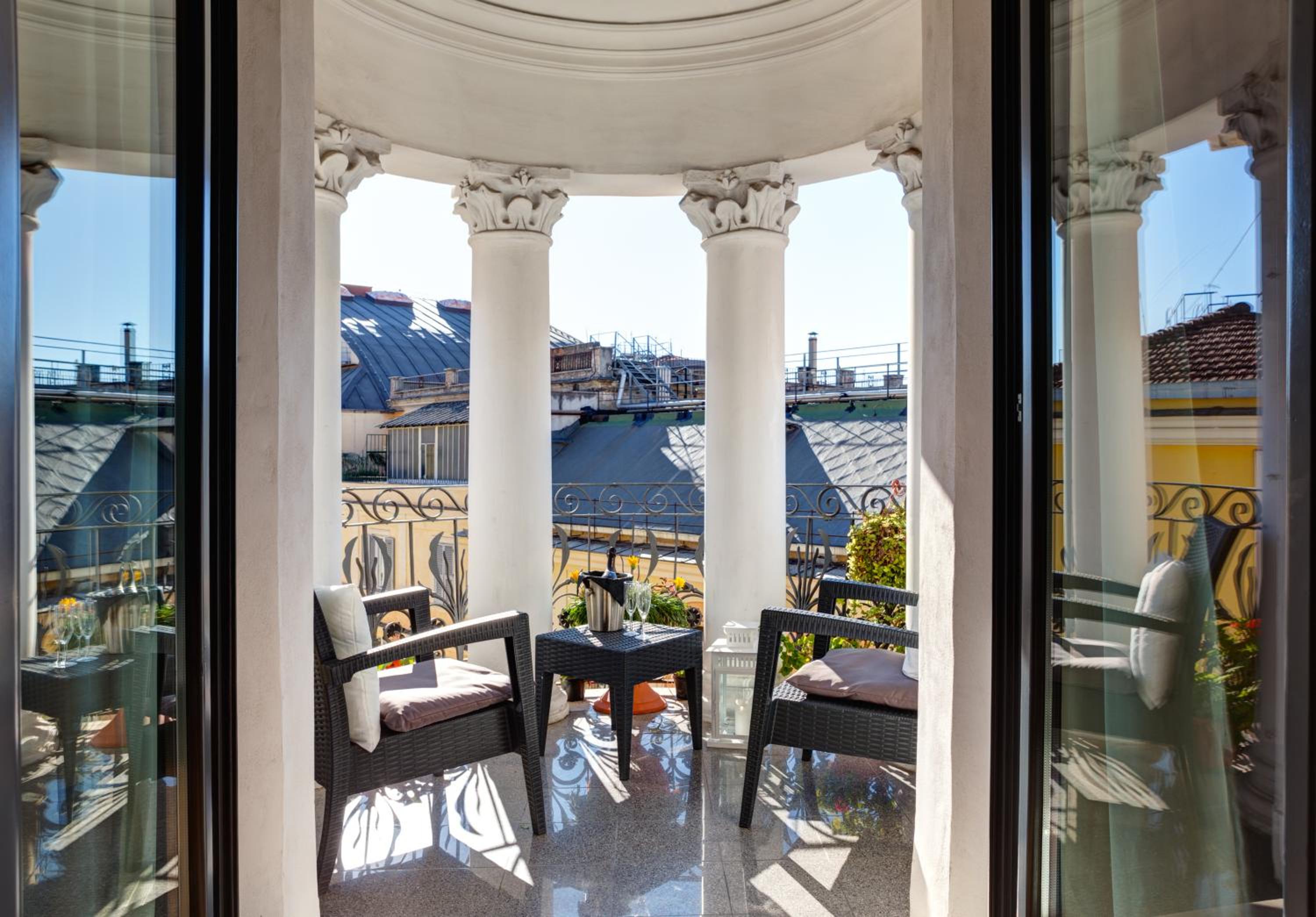 Royal Wellness Suite with Balcony