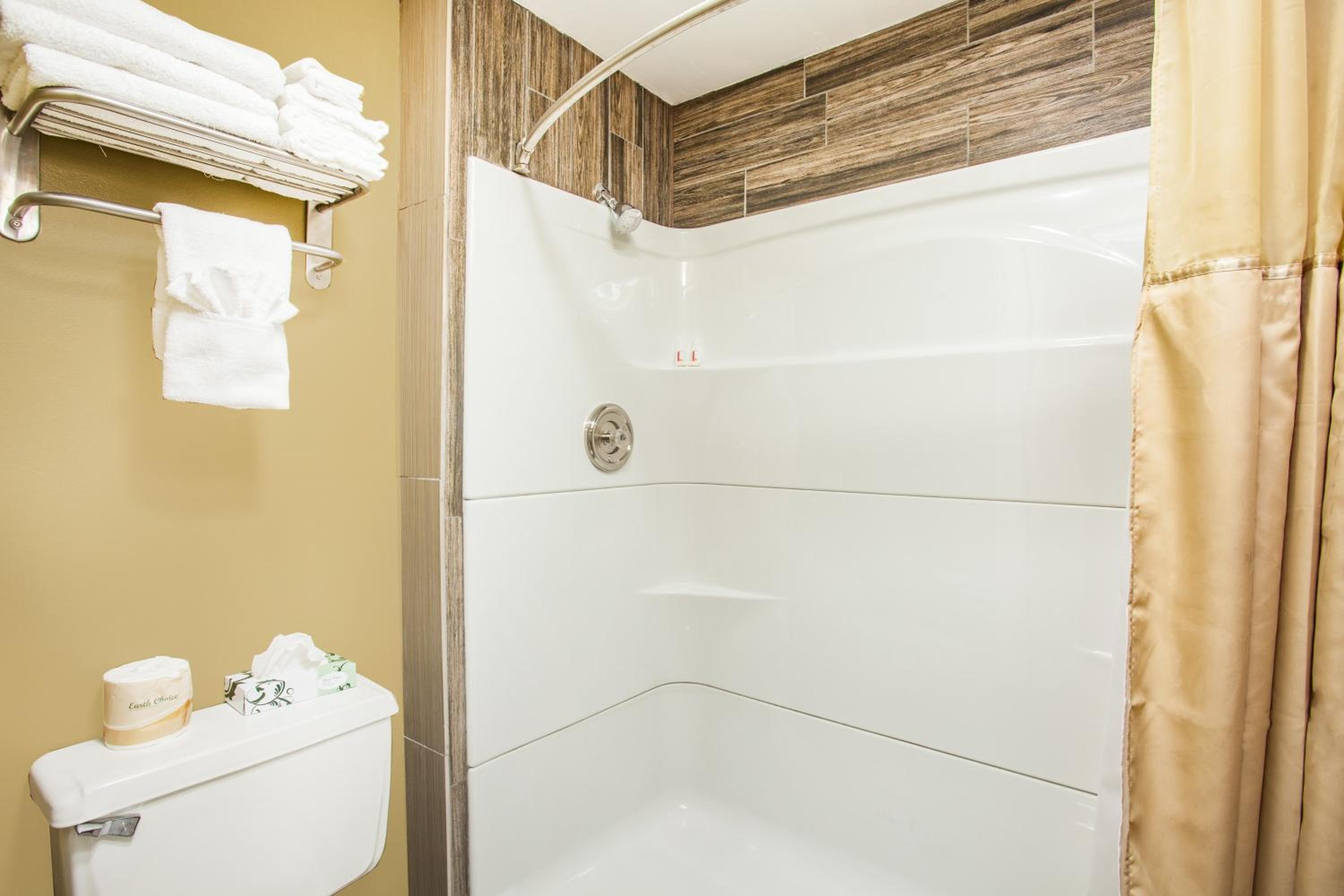 Double Room with Two Double Beds - Non-Smoking - Photo 2