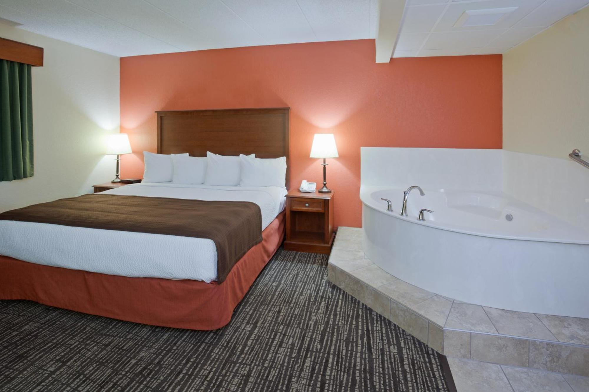 King Suite - Non-Smoking - Photo 1