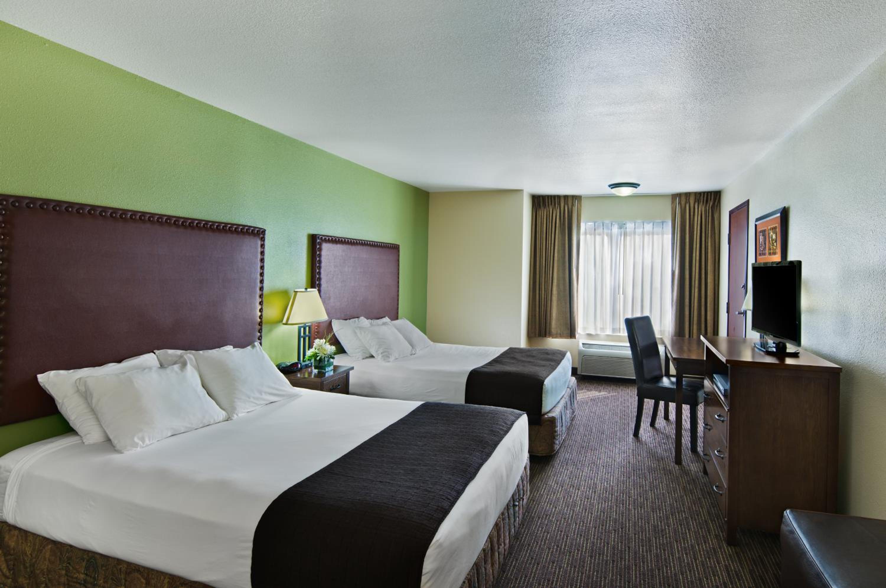 2 Queen Suite