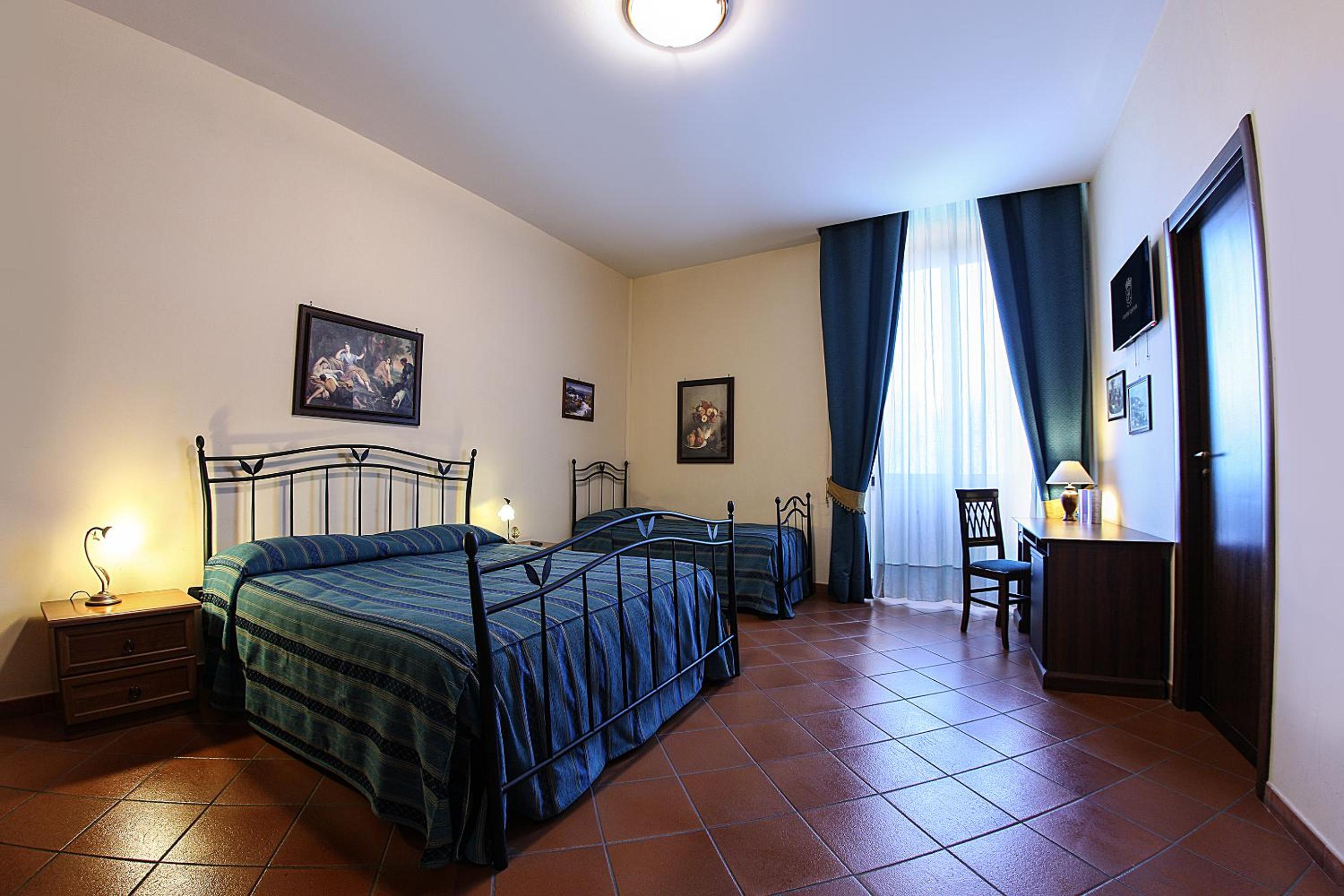 Classic Triple Room photo 1