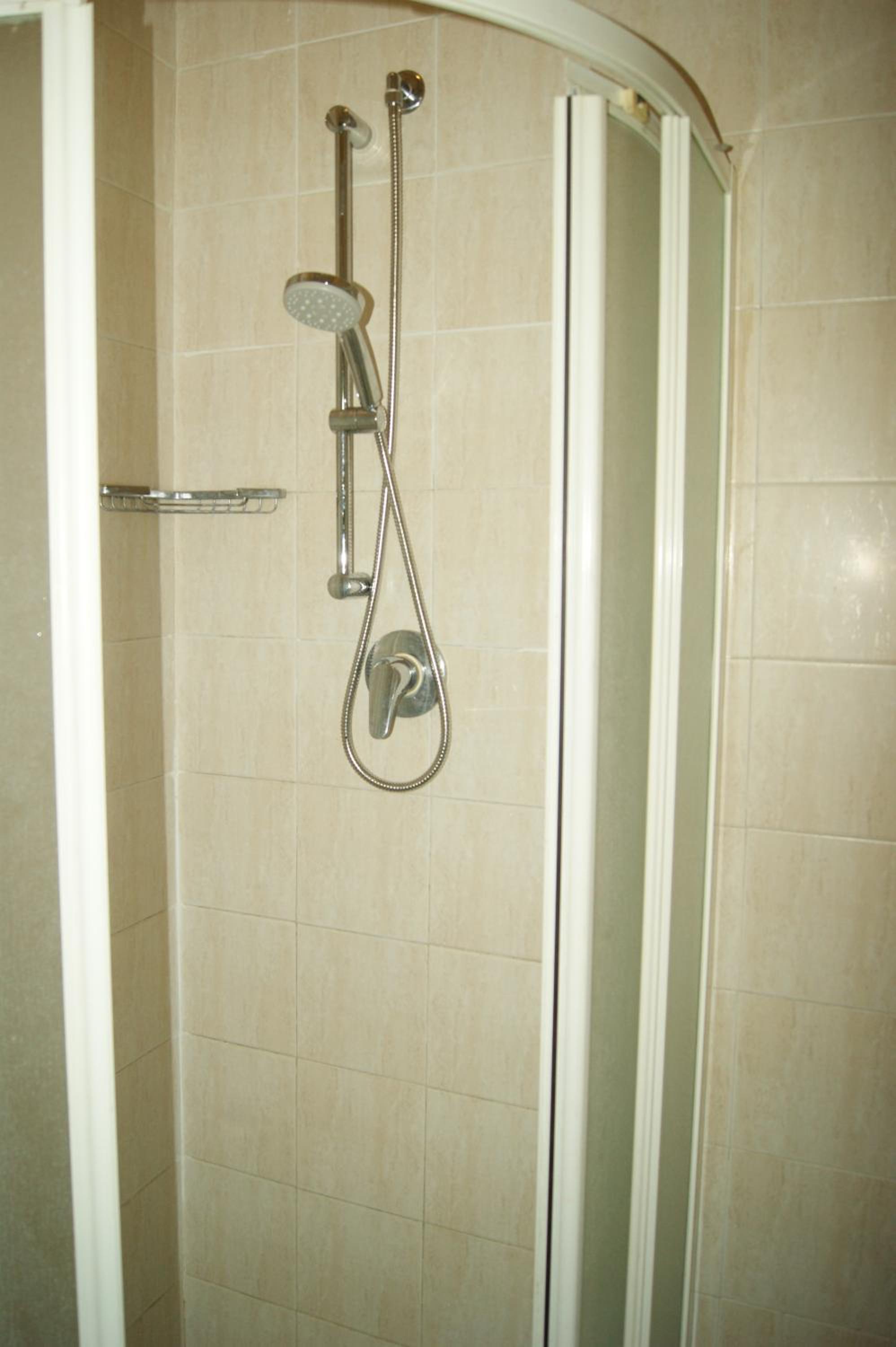 Deluxe Double or Twin Room - Photo 6