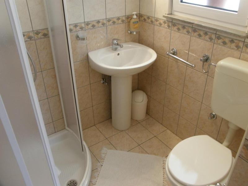 Two-Bedroom Apartment with Sea View - Photo 3