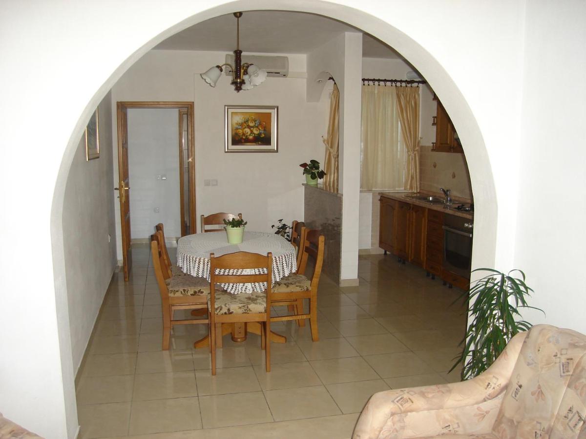 Comfort Two-Bedroom Apartment with Sea View - Photo 5