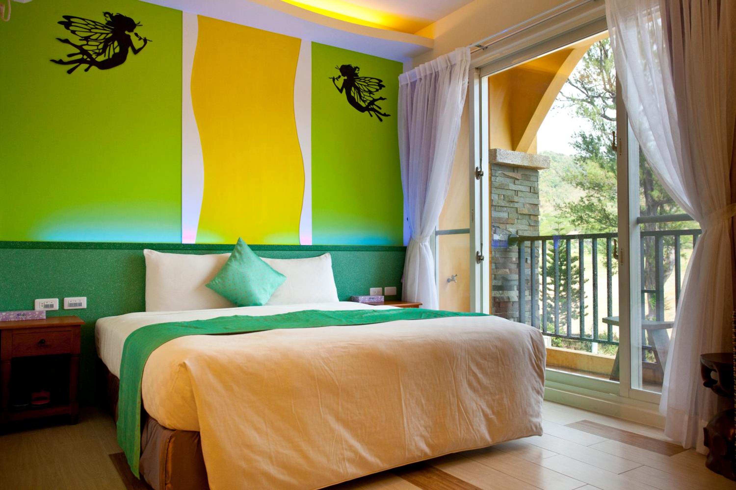 Double Room with Balcony and Mountain View