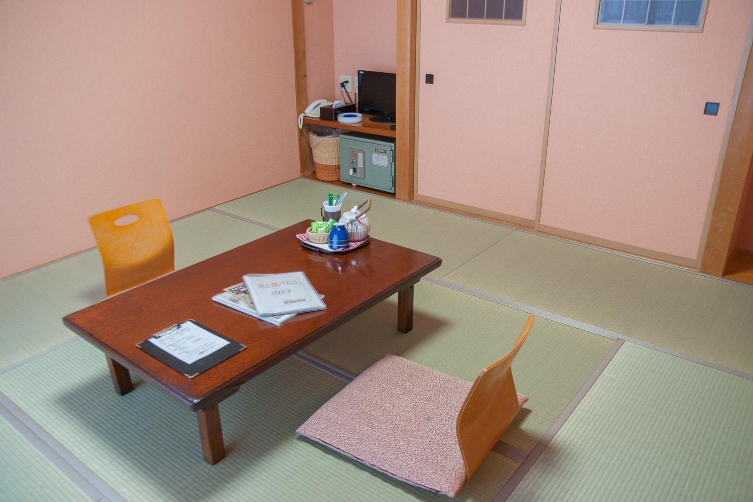 Economy Japanese-Style Room with Shared Bathroom