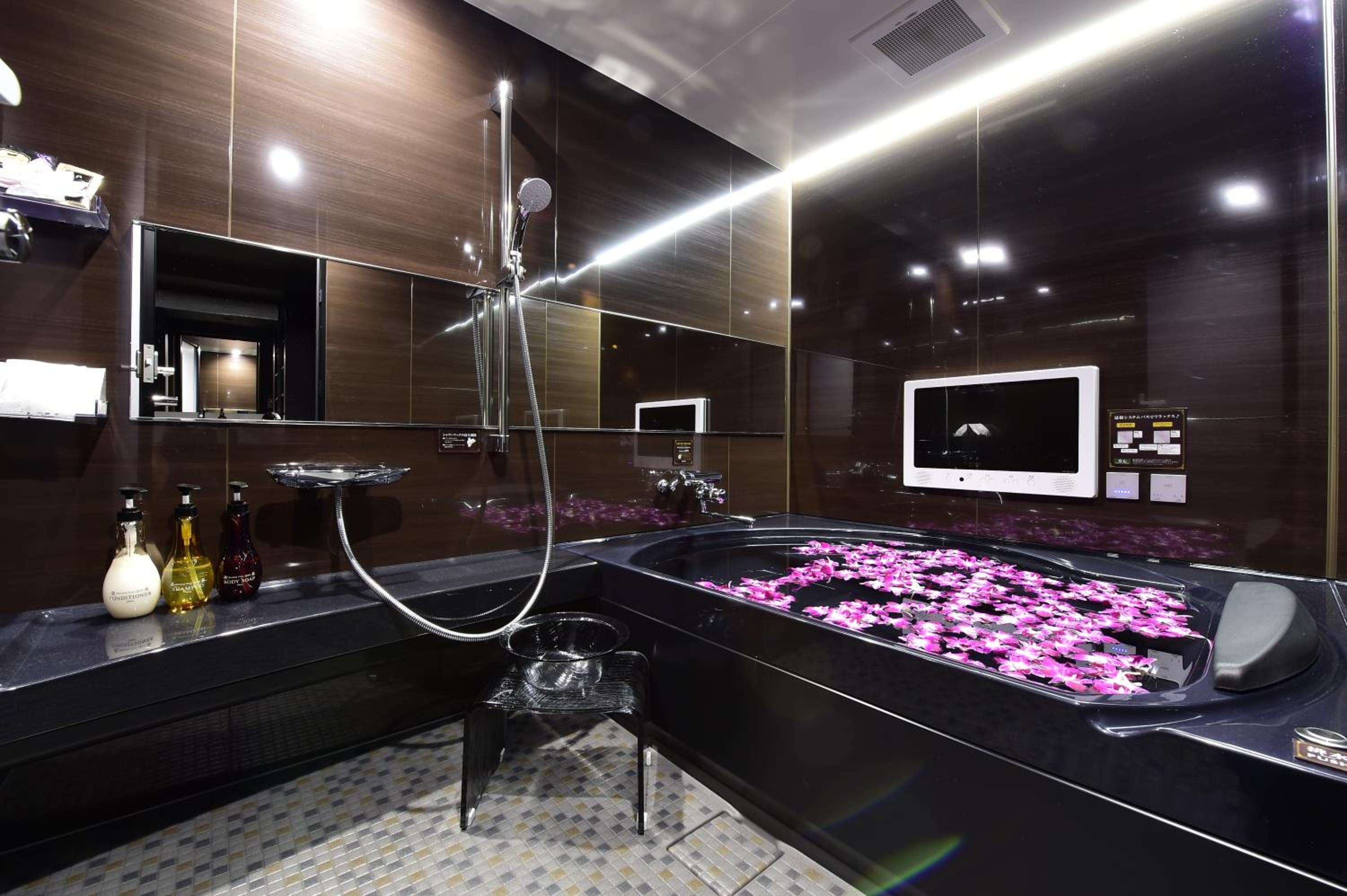 Platinum Suite Twin - Smoking - Unlimited Alcohol