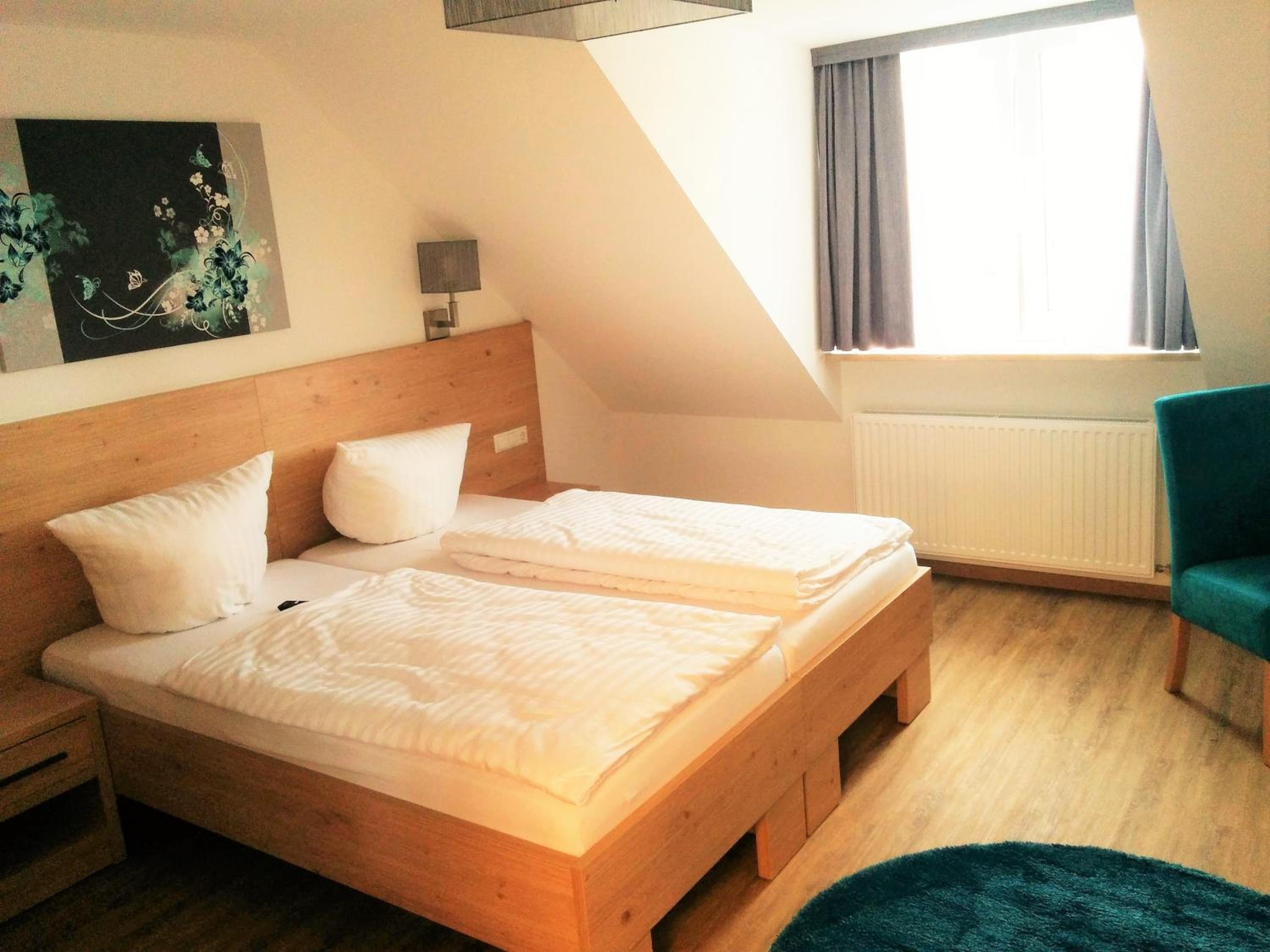 Basic Double Room photo 2