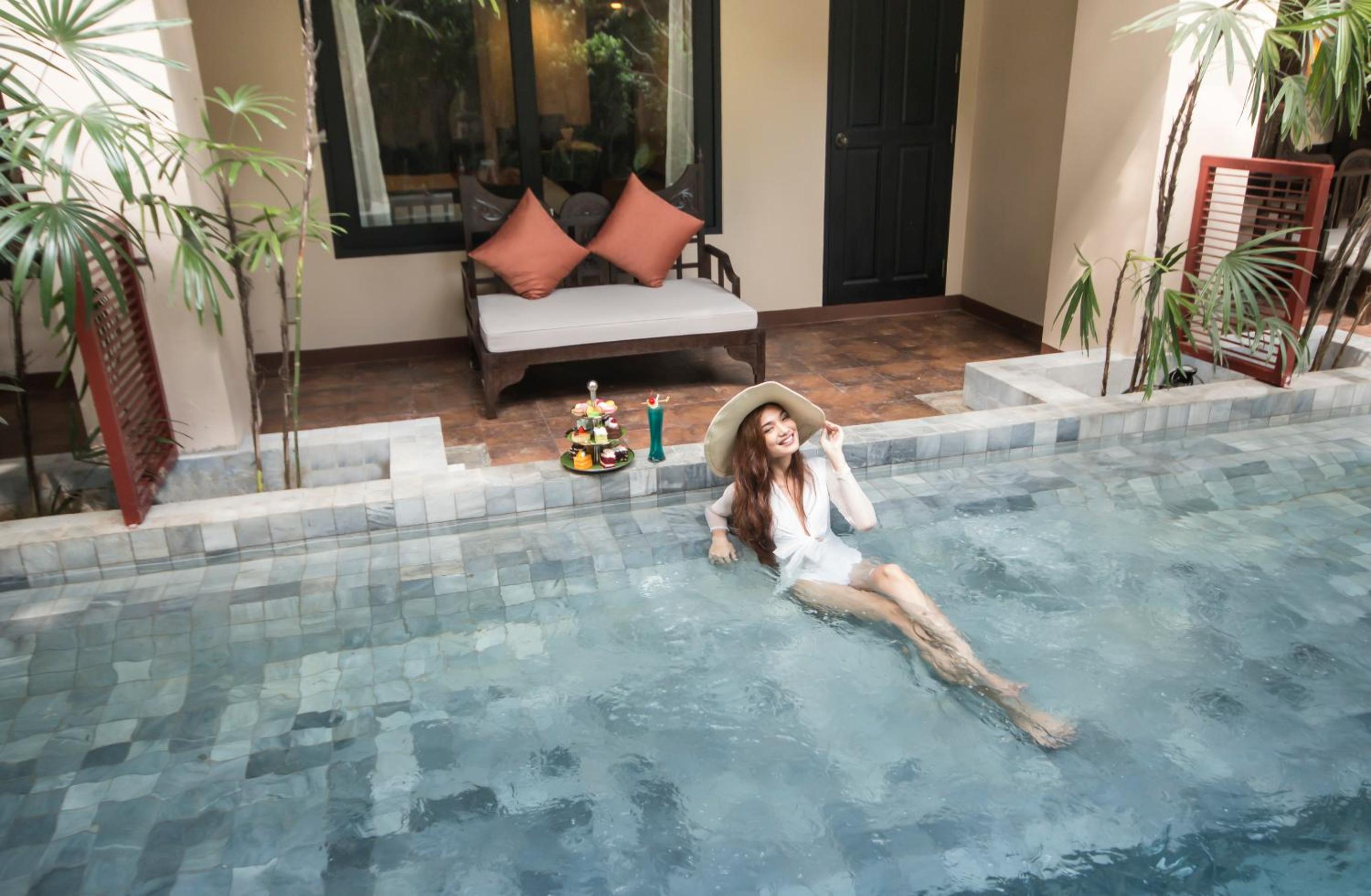 Deluxe Plunge Pool Access Double or Twin - Photo 3