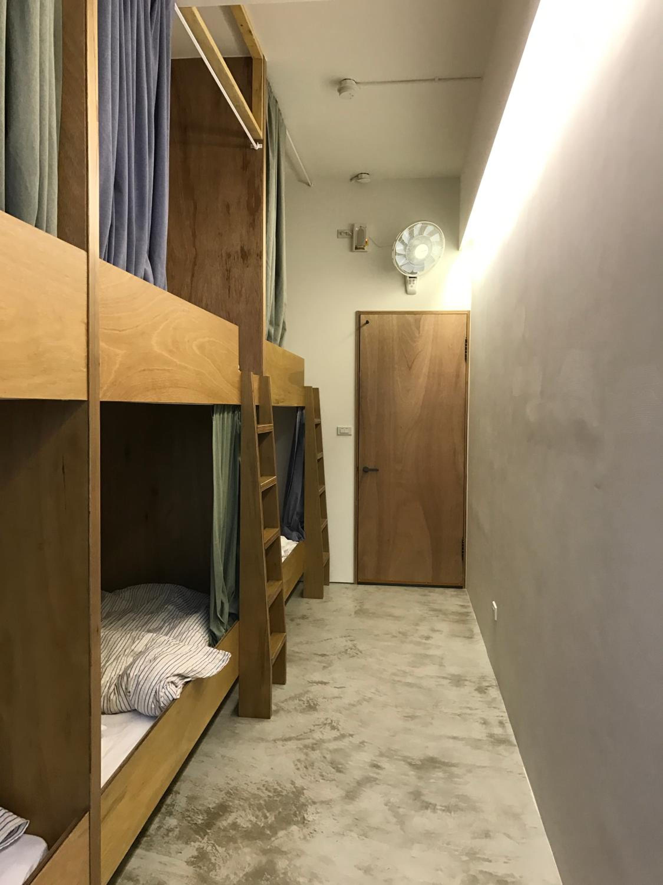 Bed in 6-Bed Mixed Dormitory Room photo 1