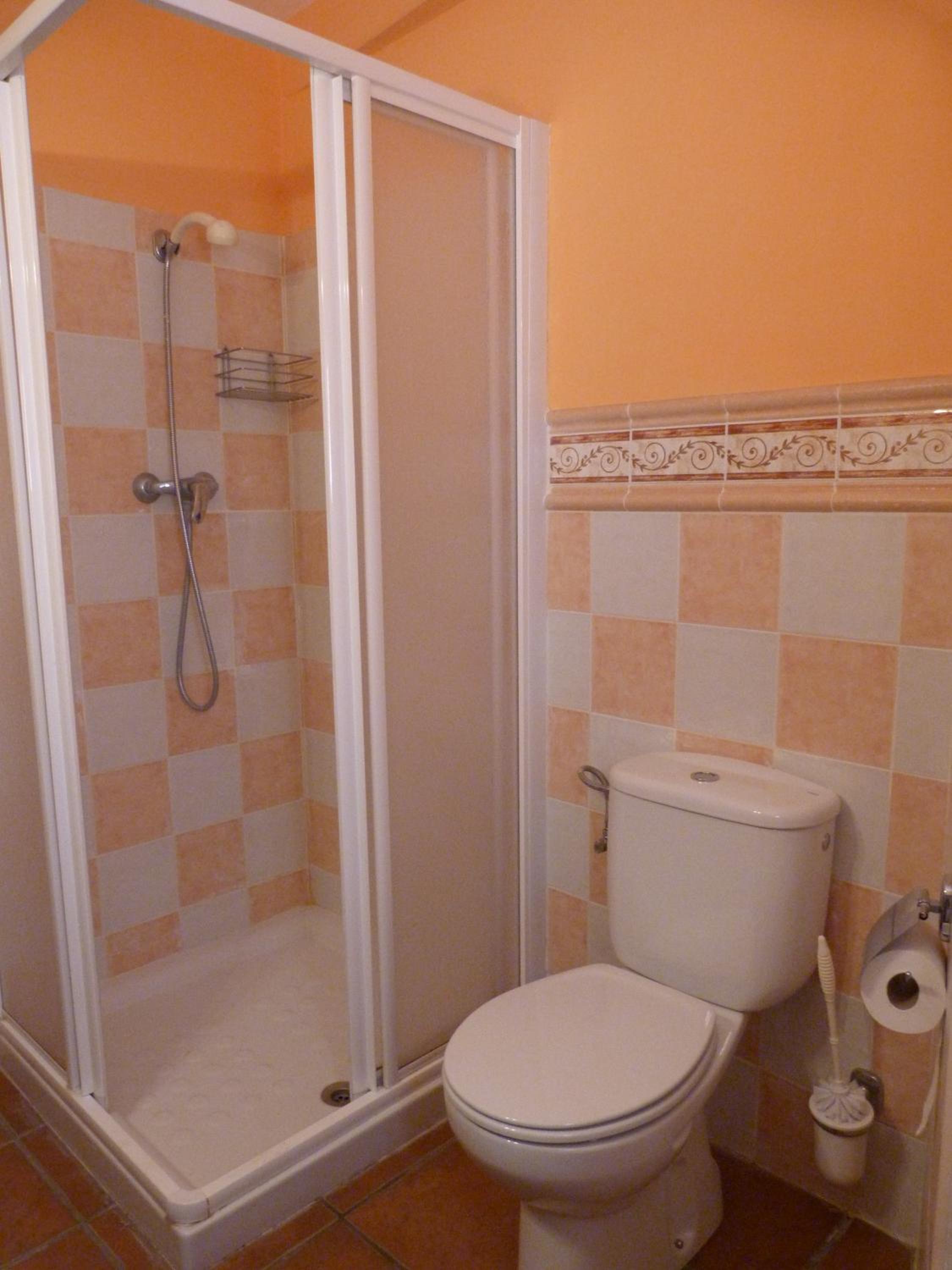 Two-Bedroom House - Photo 9