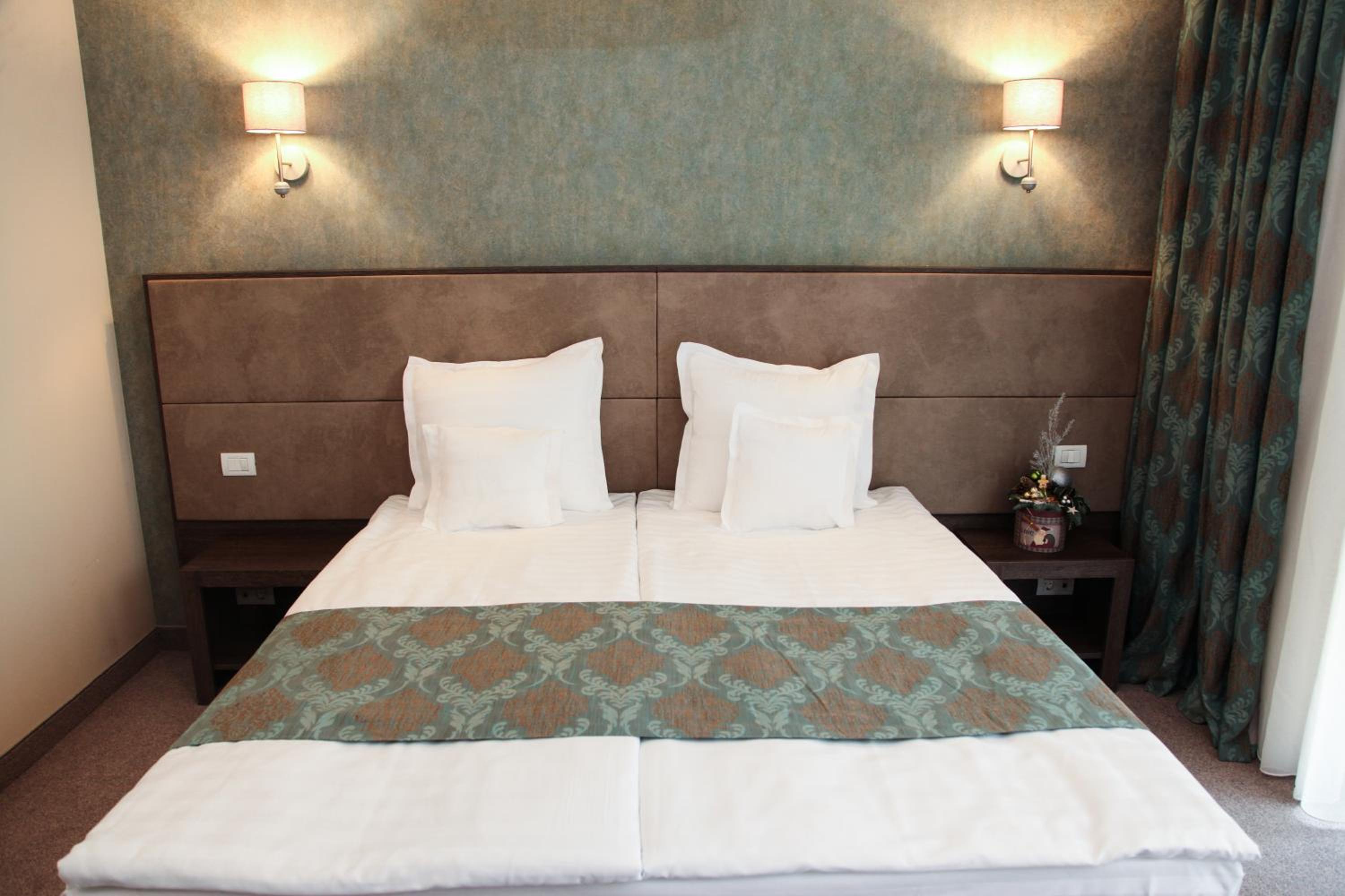 Standard Double Room - Photo 29