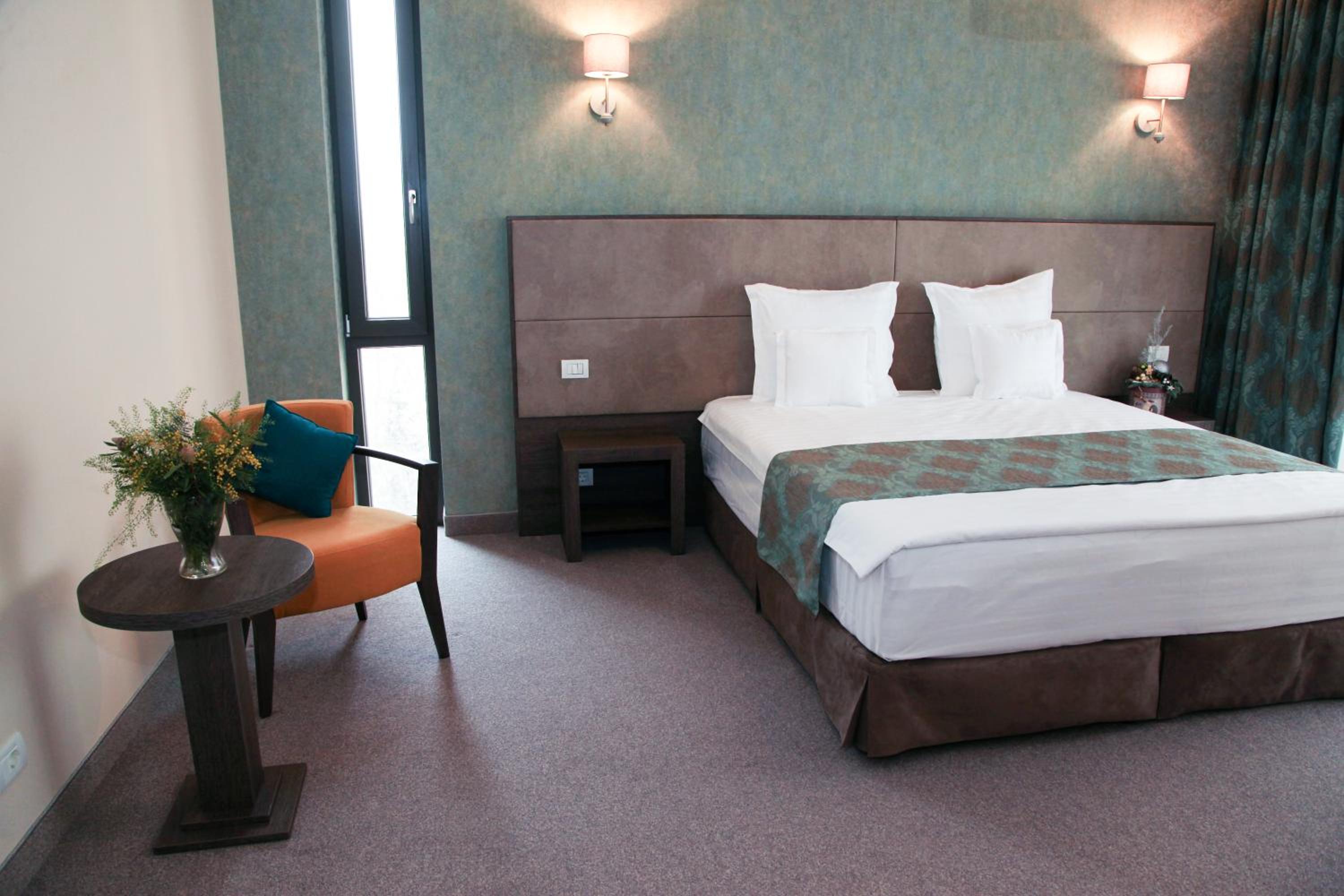 Standard Double Room - Photo 18