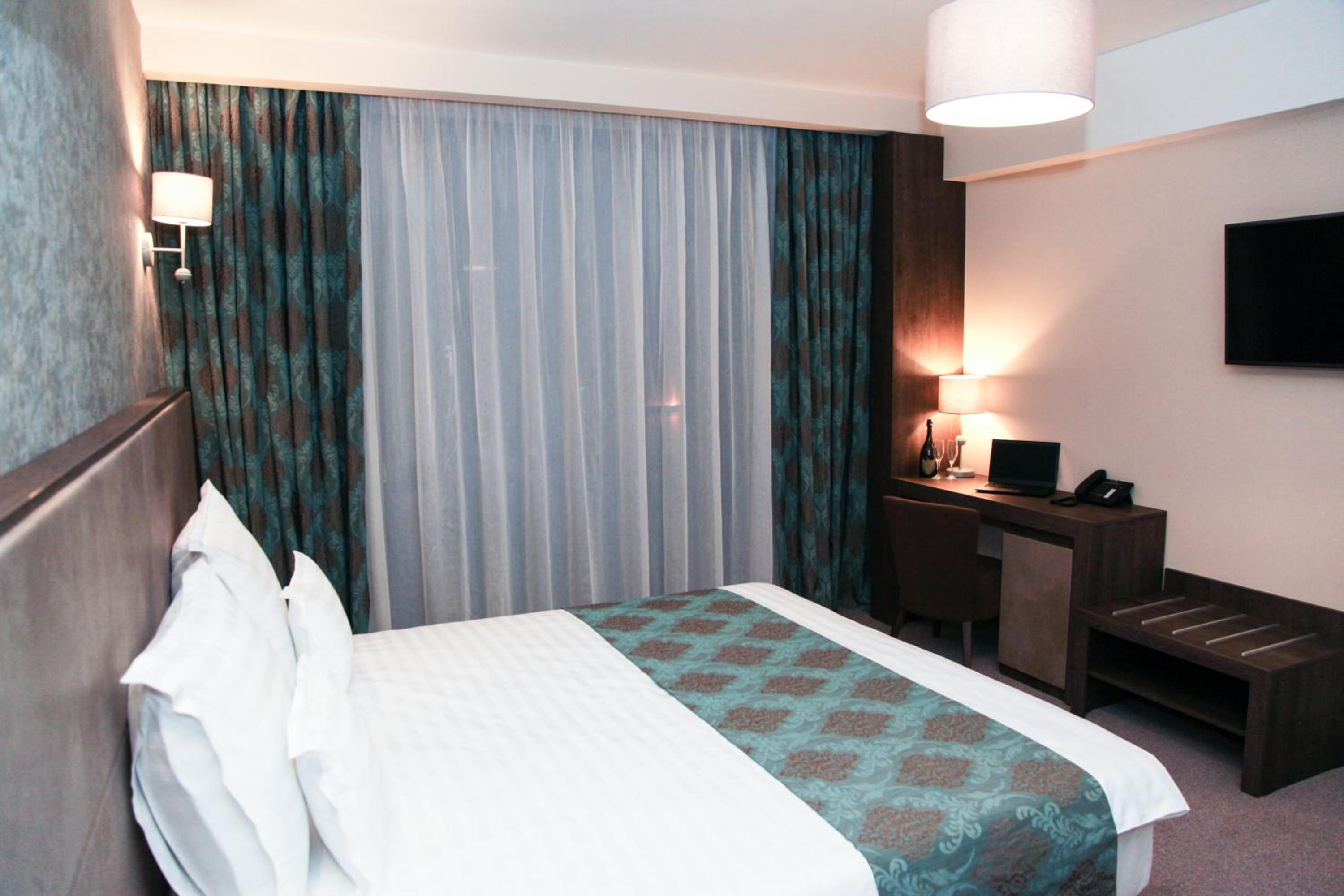 Standard Double Room - Photo 17