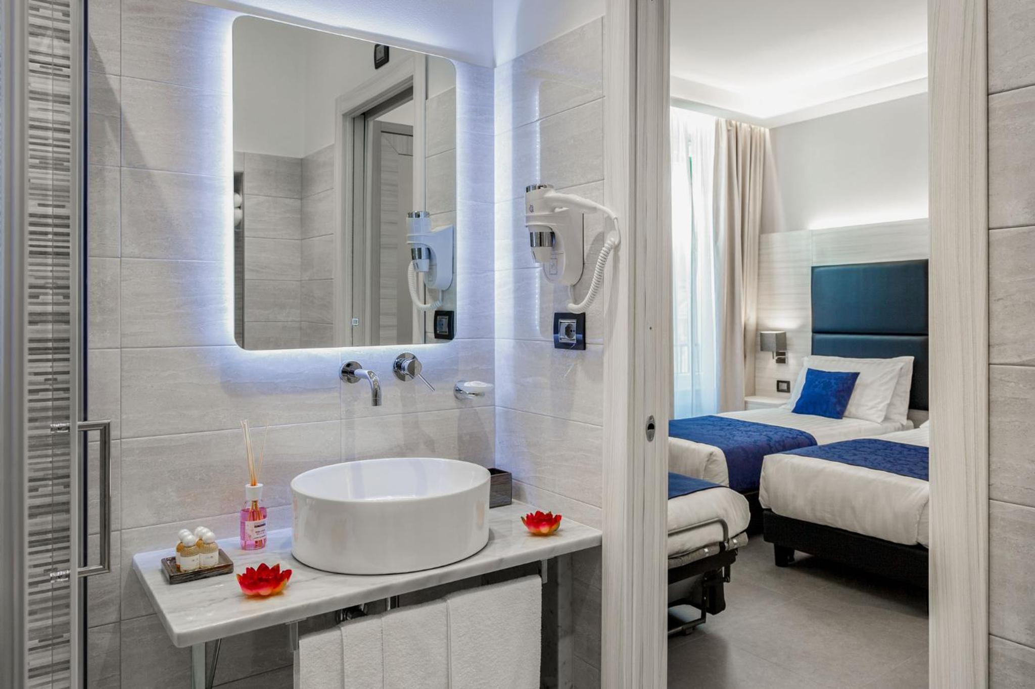Deluxe Triple Room photo 3