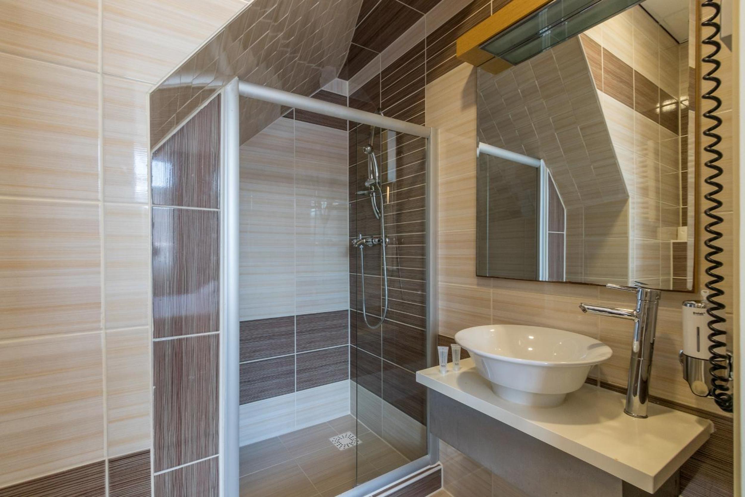 Double Room - Photo 5