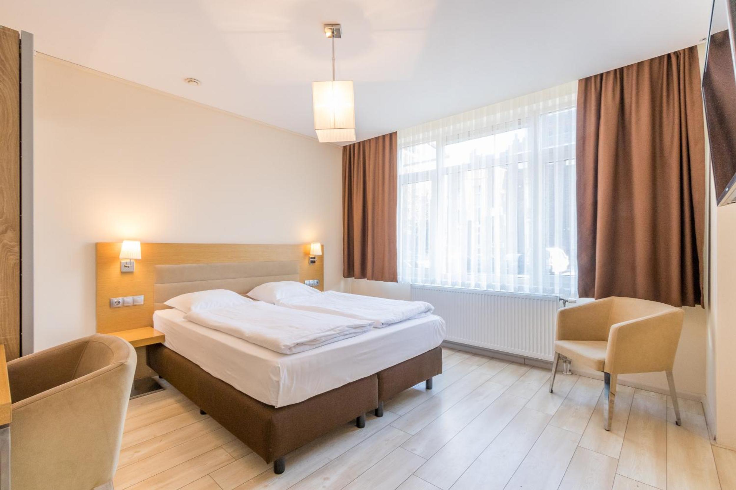 Double Room - Photo 7