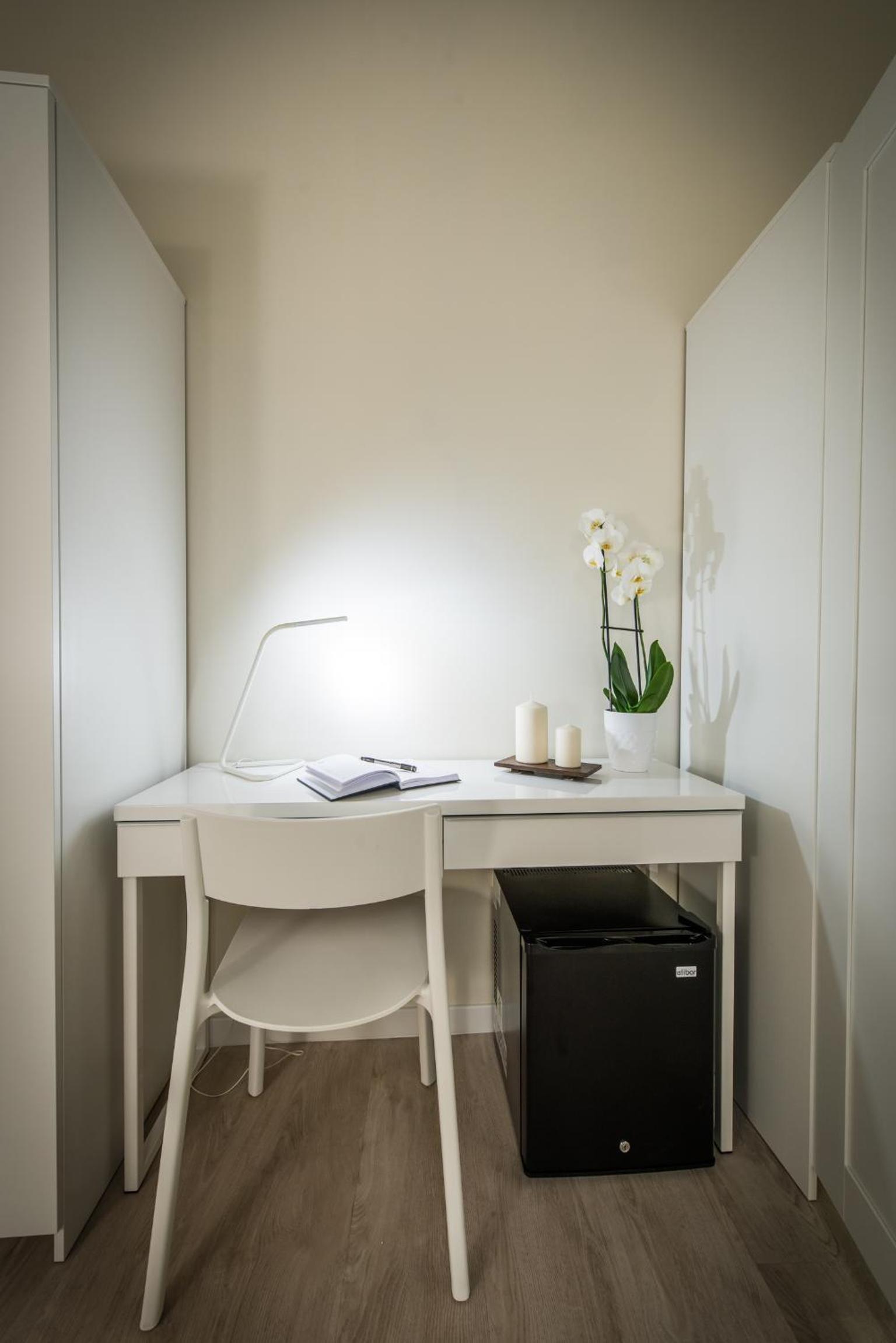 Standard Double Room - Photo 7