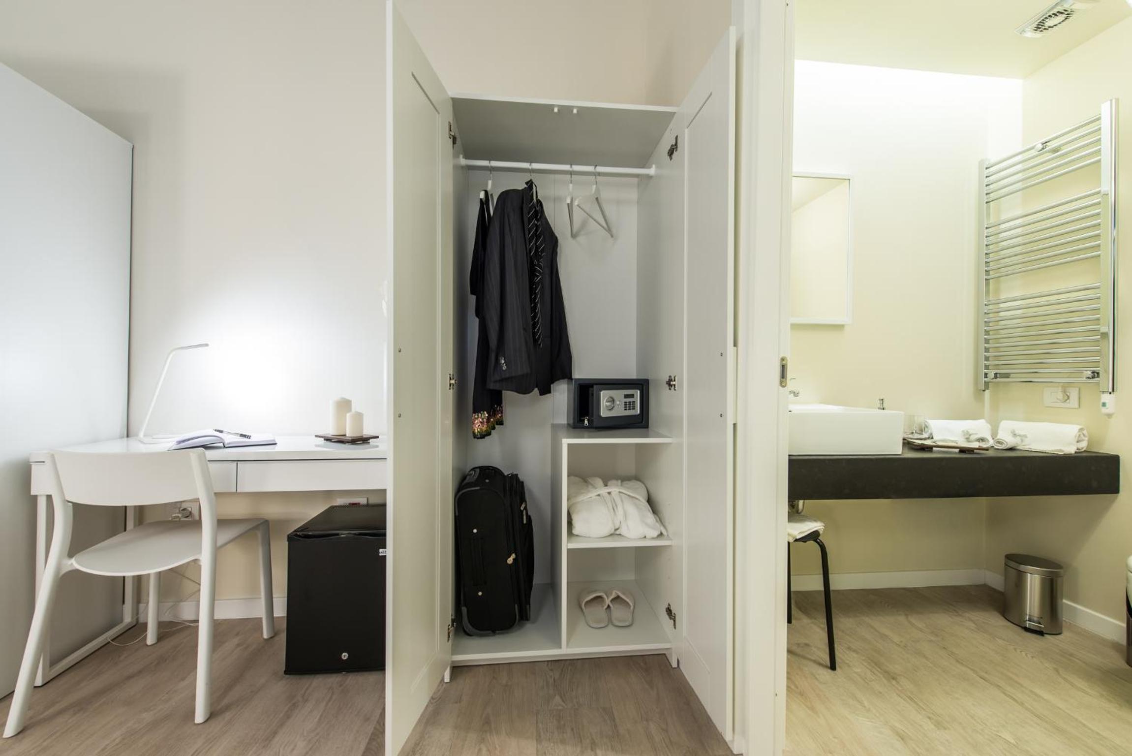 Standard Double Room - Photo 8