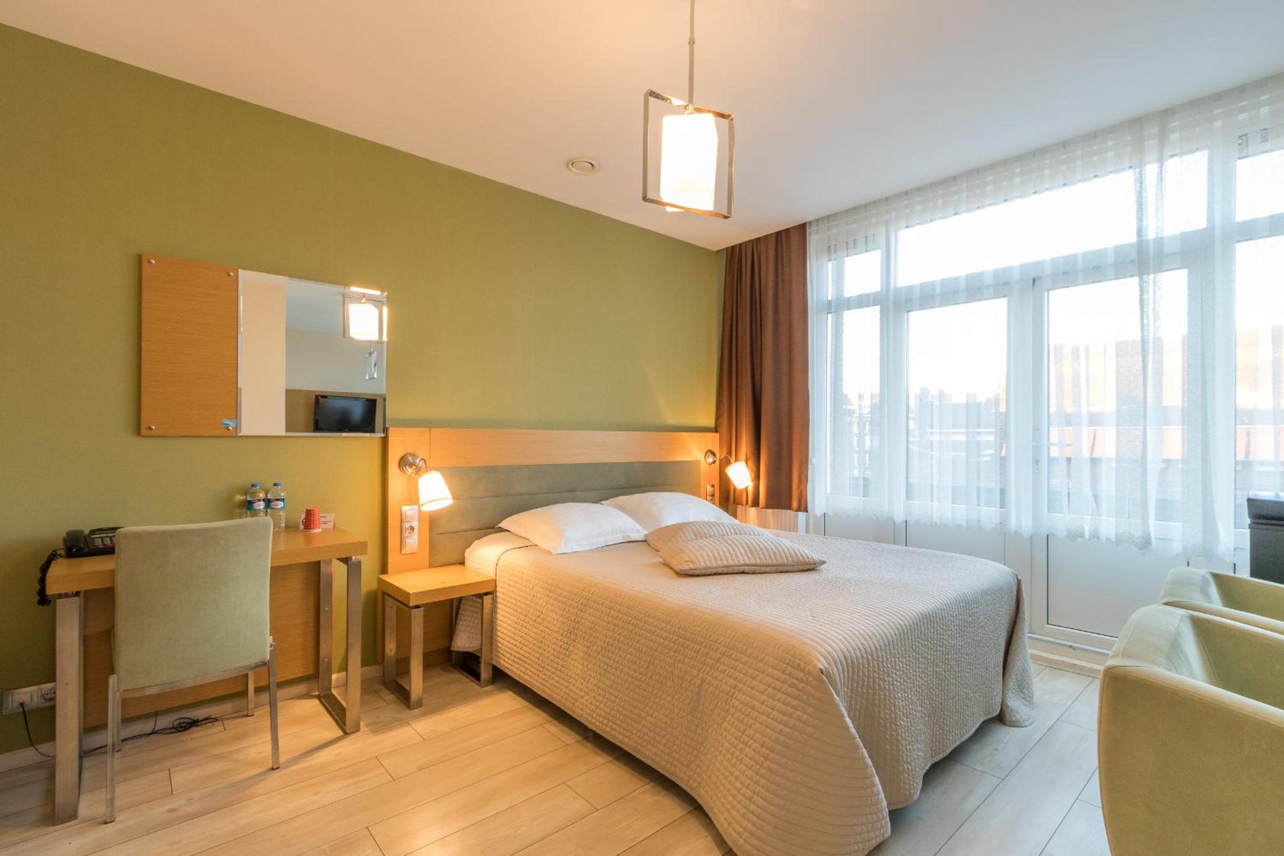 Deluxe Double Room with Spa Bath  - Photo 4