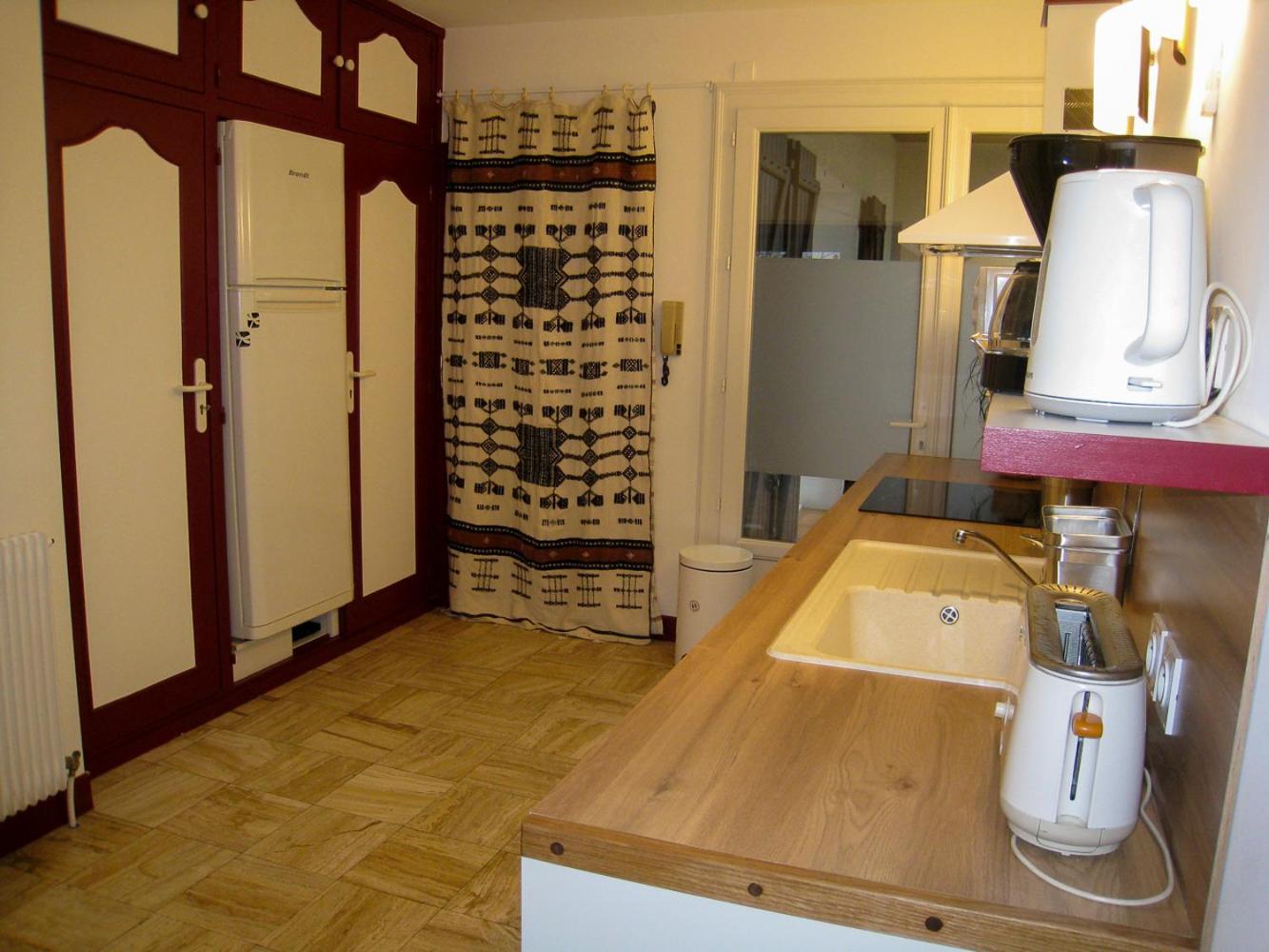 Three-Bedroom Apartment photo 3