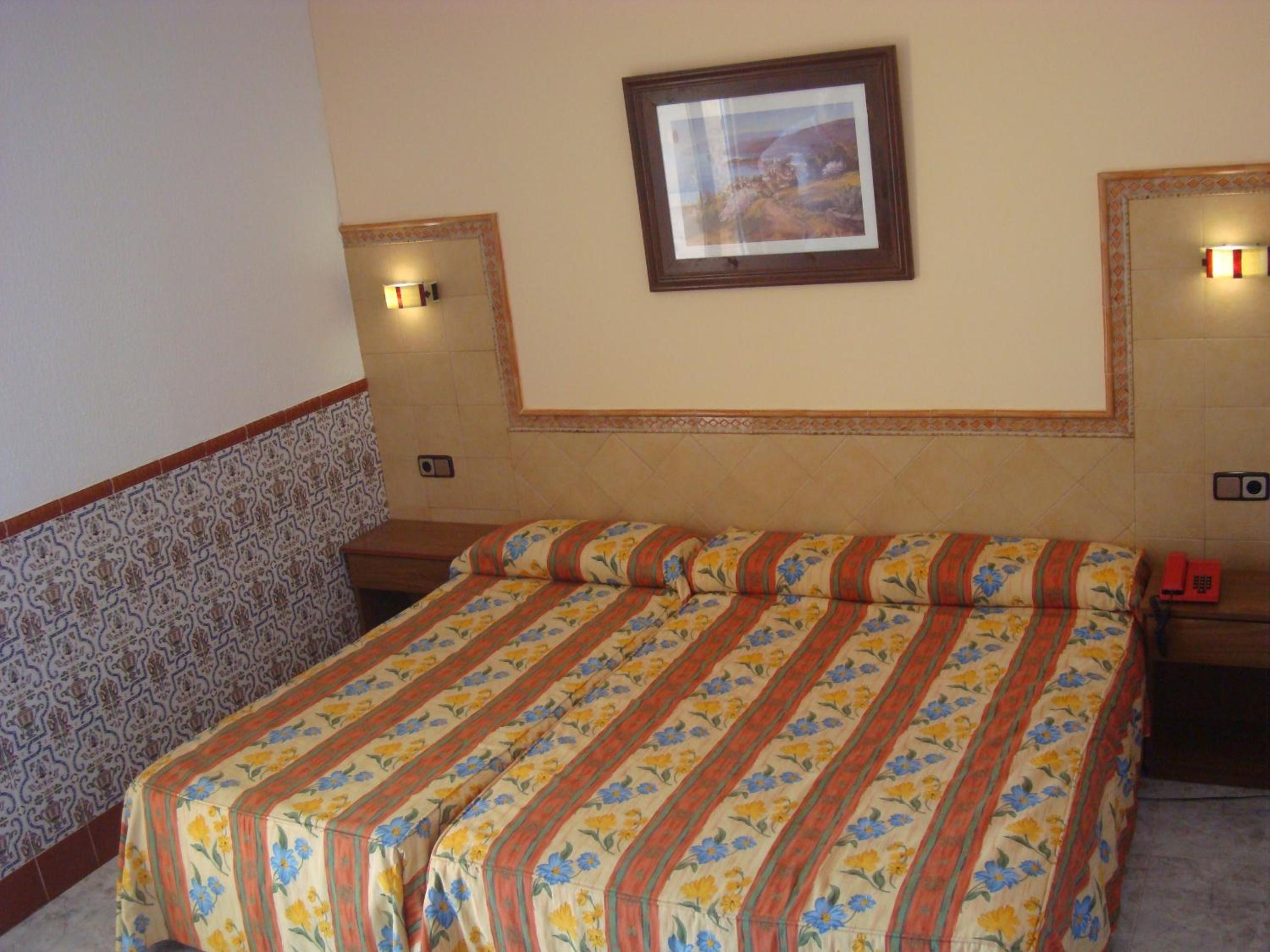 Standard Double or Twin Room photo 3