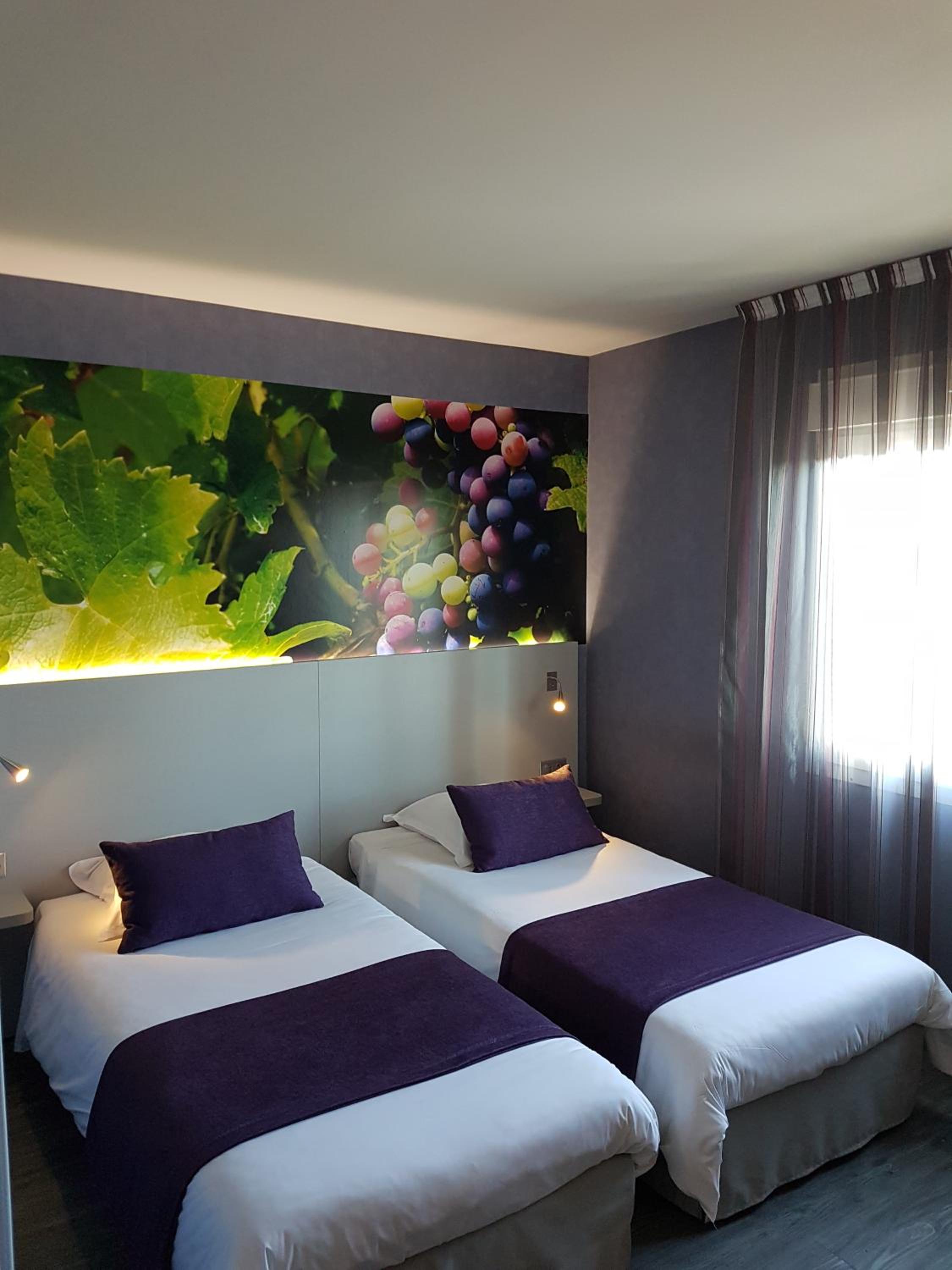 Twin Room - Photo 1