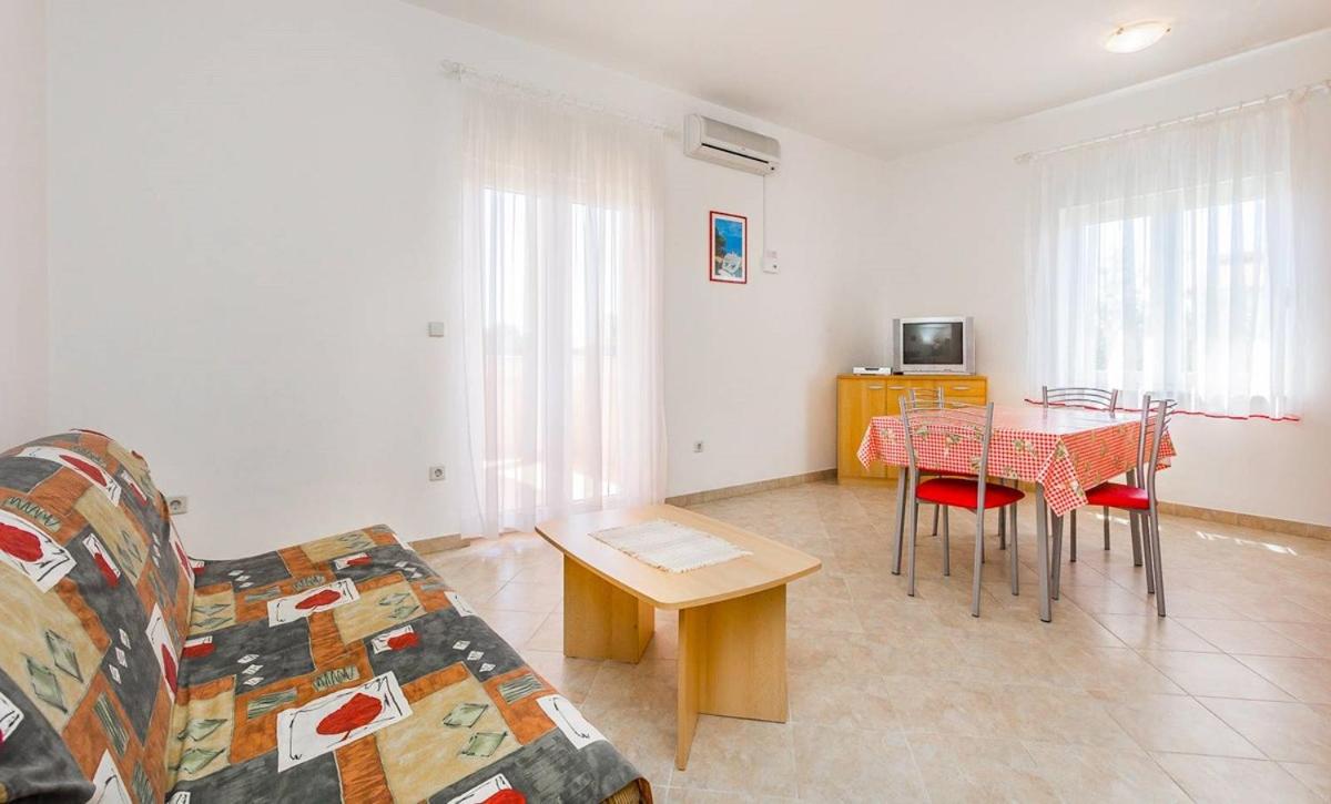 One-Bedroom Apartment - Ground Floor