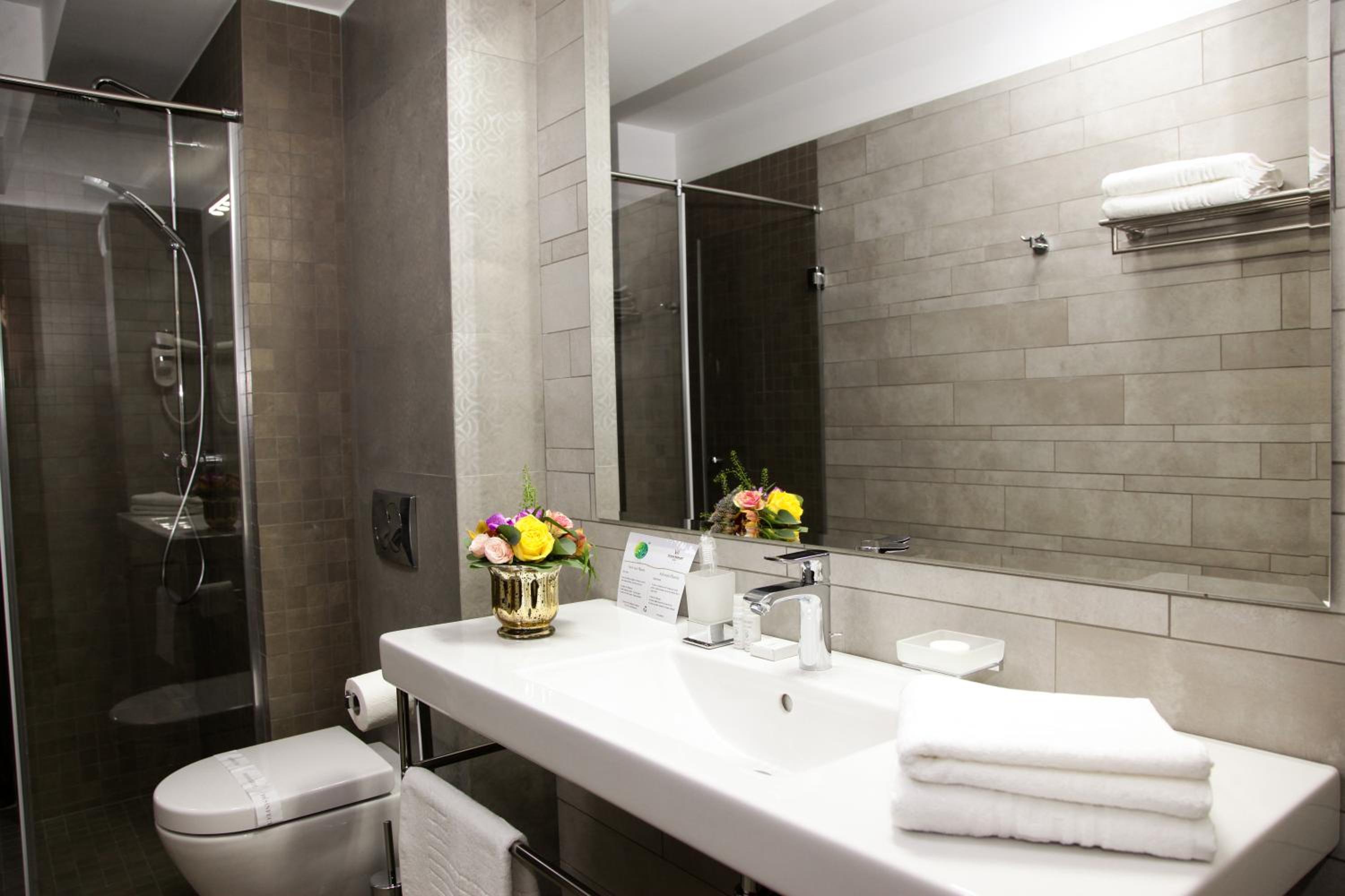Standard Double Room - Photo 19