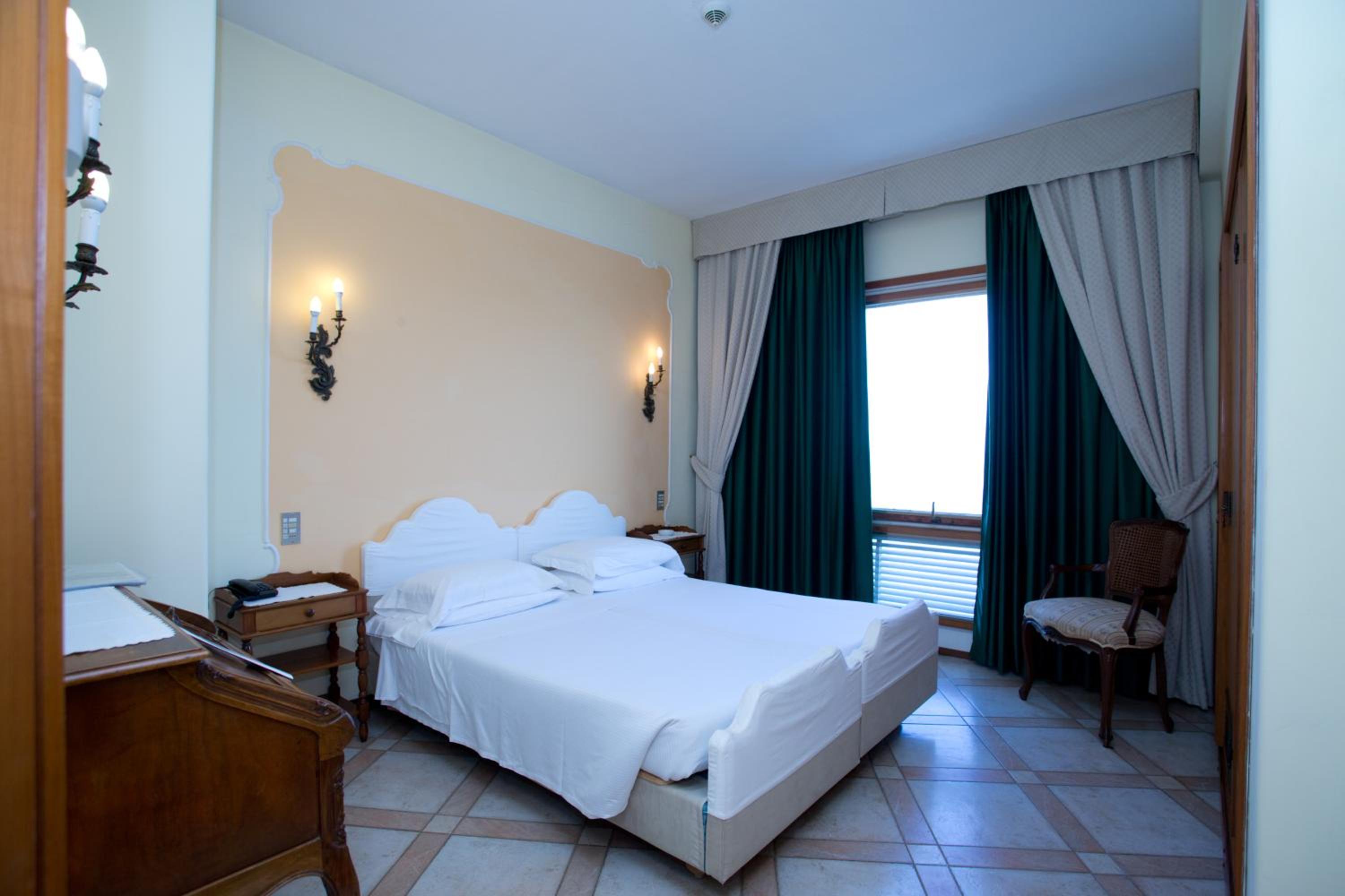 Triple Room with Sea View